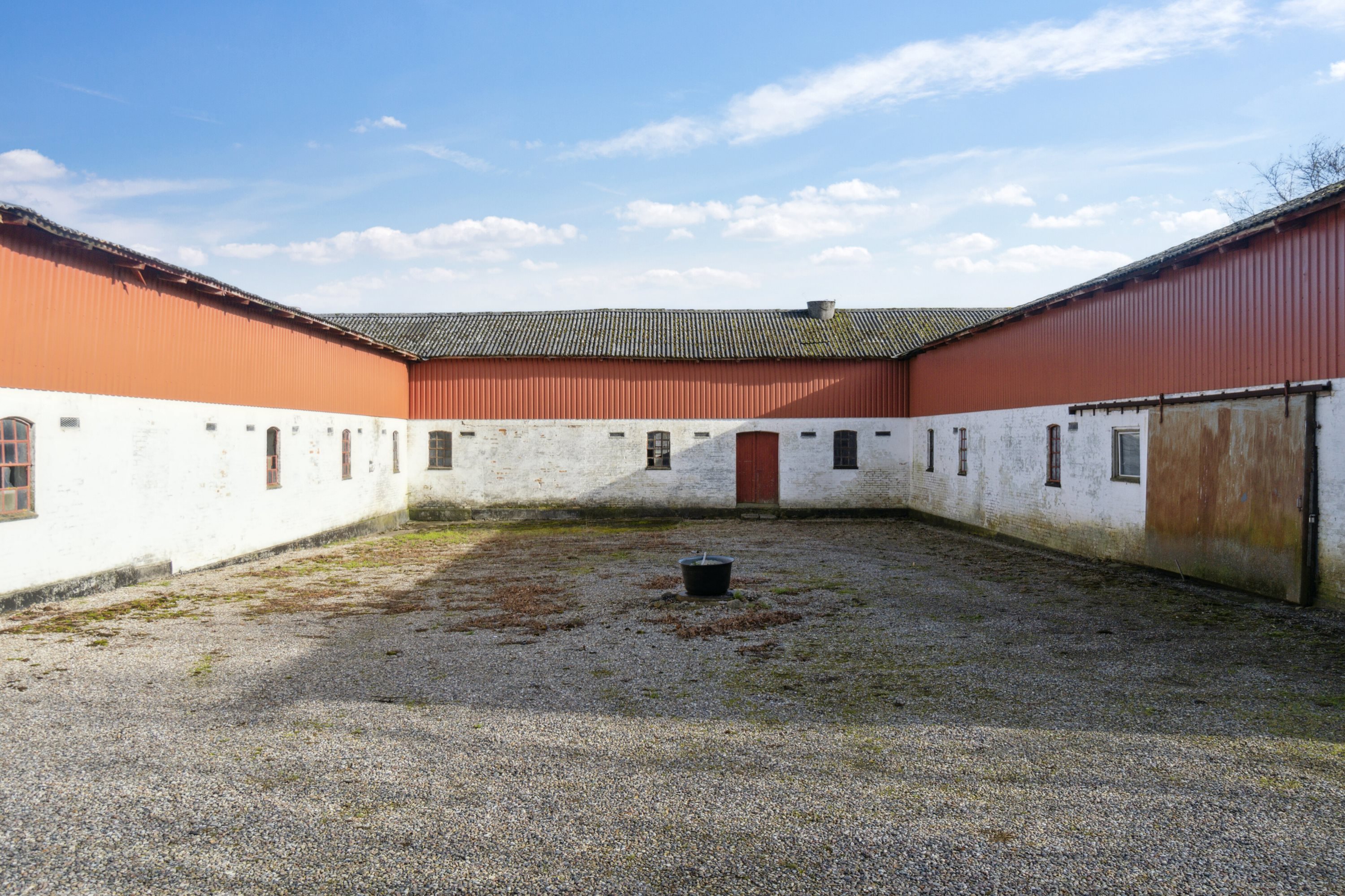 Fremhævet facade billede i fuldskærmstilstand. Billede af Kragerupgårdsvej 23, Tjørnelunde, 4270 Høng