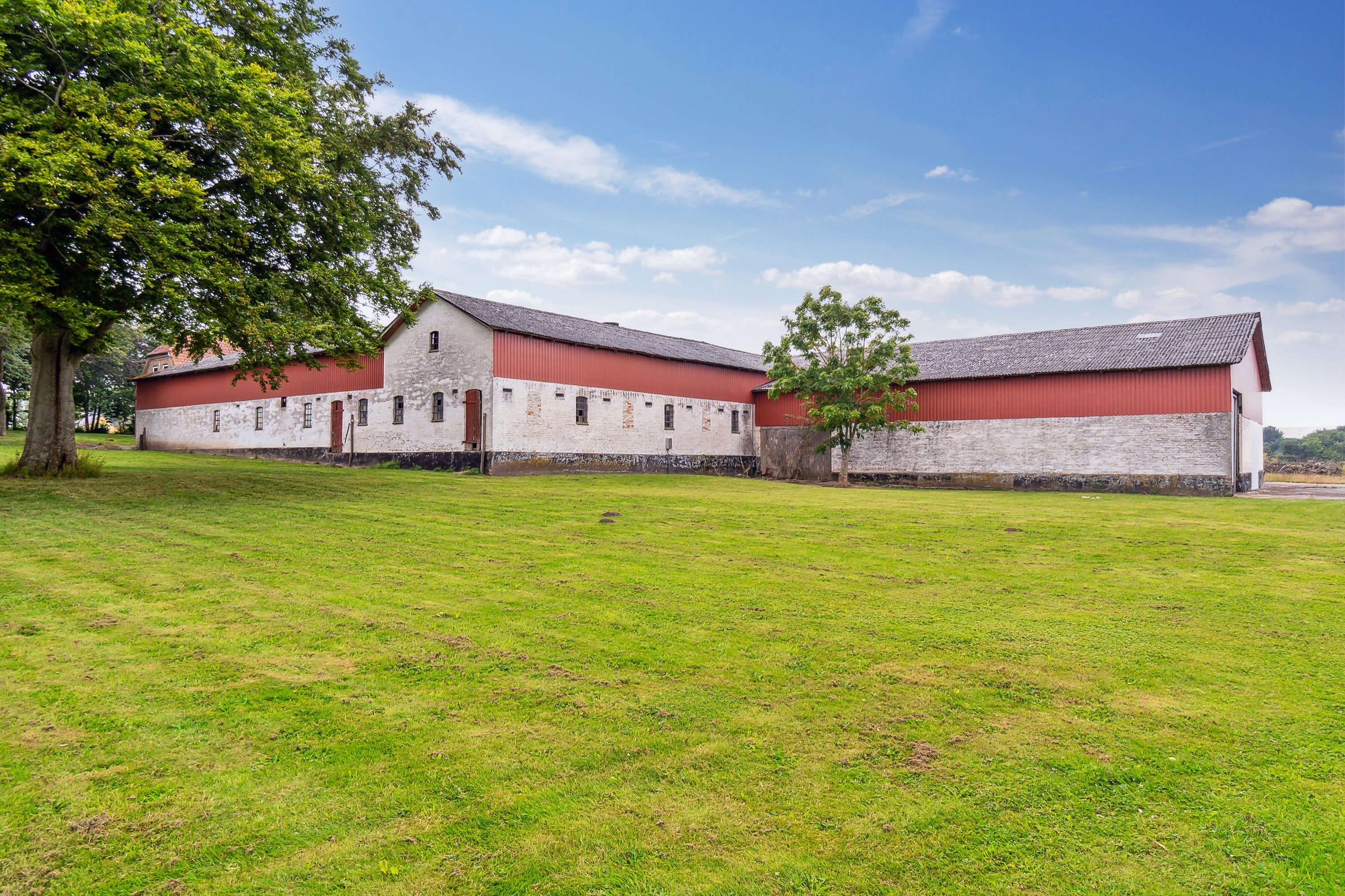 Fremhævet set fra haven billede i fuldskærmstilstand. Billede af Kragerupgårdsvej 23, Tjørnelunde, 4270 Høng