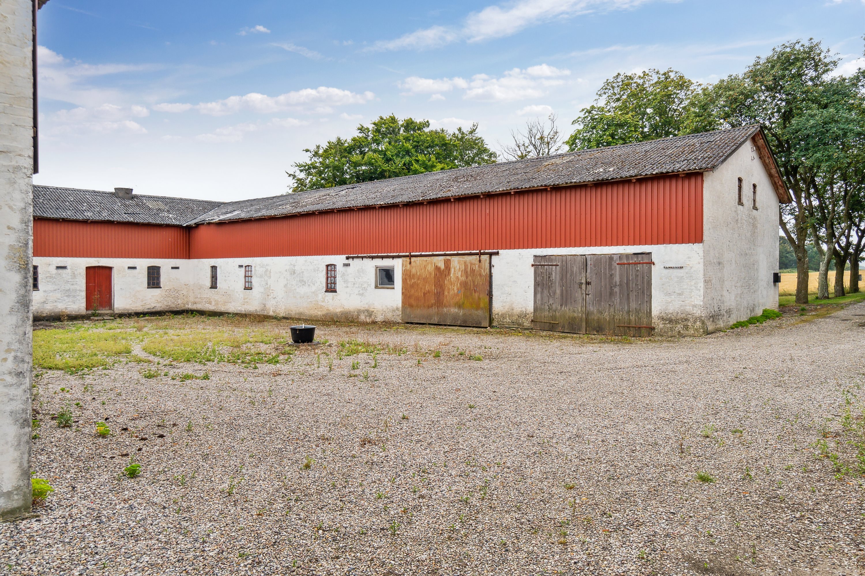 Fremhævet set fra haven billede i fuldskærmstilstand. Billede af Kragerupgårdsvej 23, Tjørnelunde, 4270 Høng