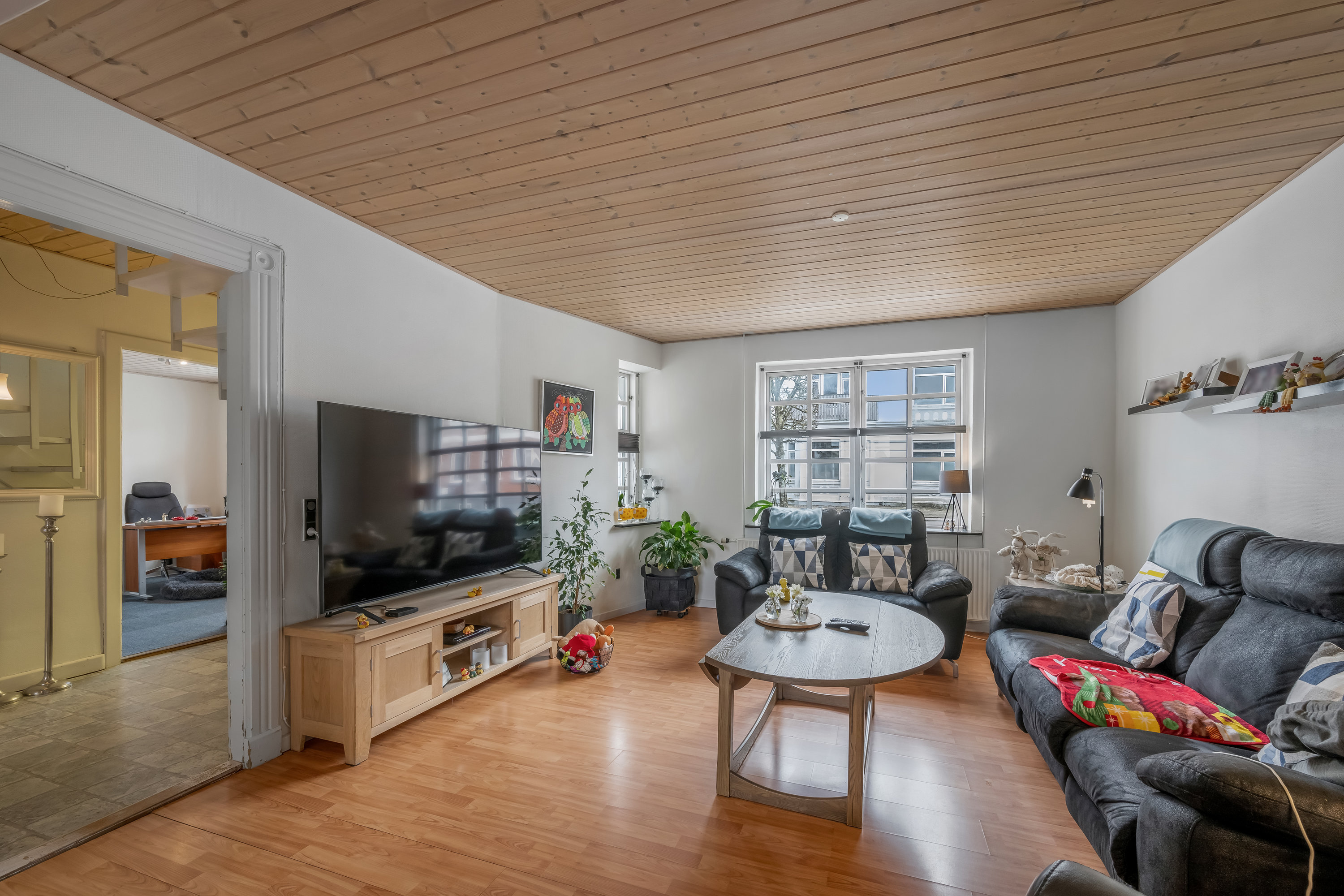 Fremhævet stue billede i fuldskærmstilstand. Billede af Storegade 48, 6880 Tarm