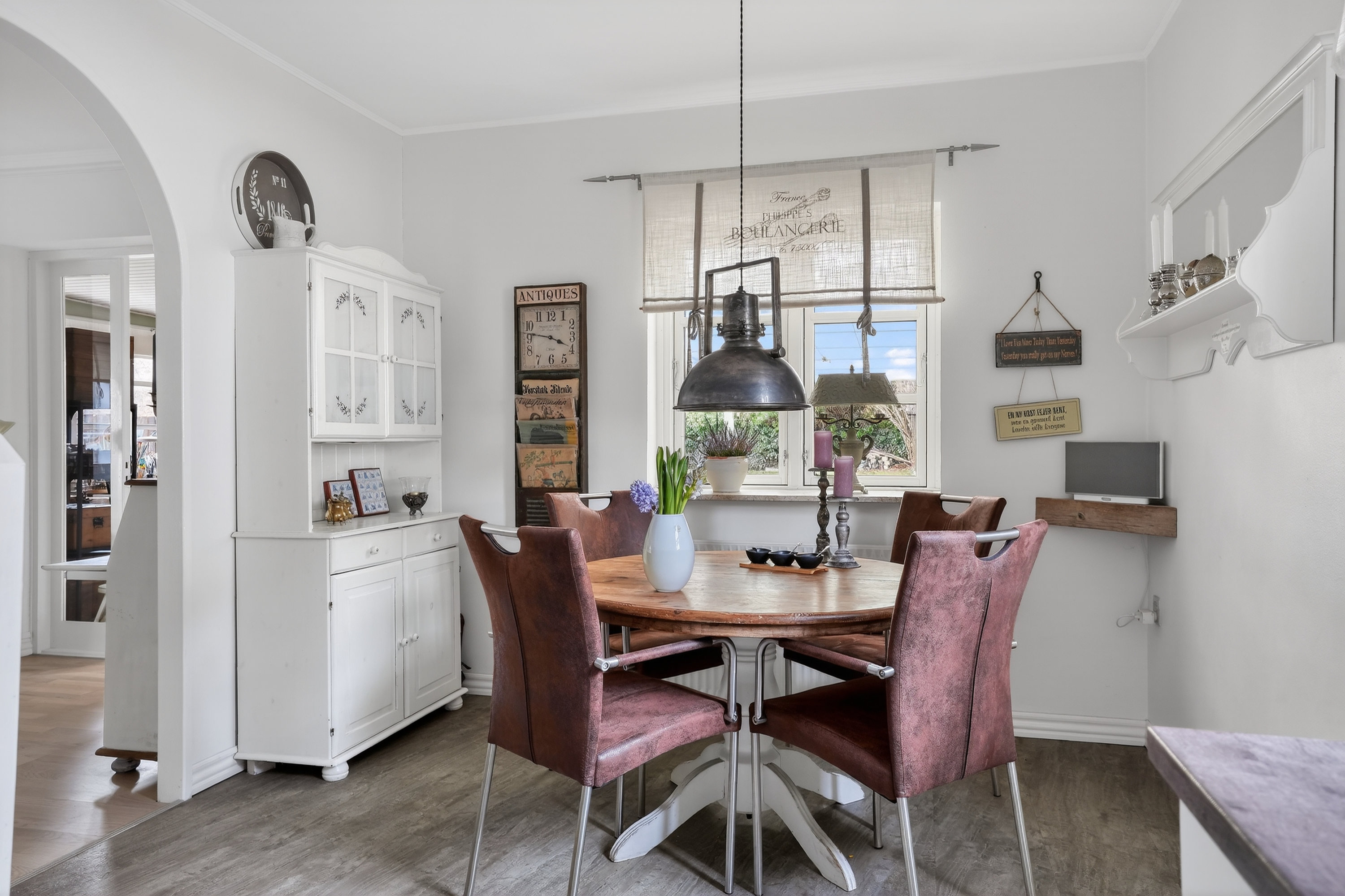 Fremhævet spisestue billede i fuldskærmstilstand. Billede af Augustvej 118, 2860 Søborg