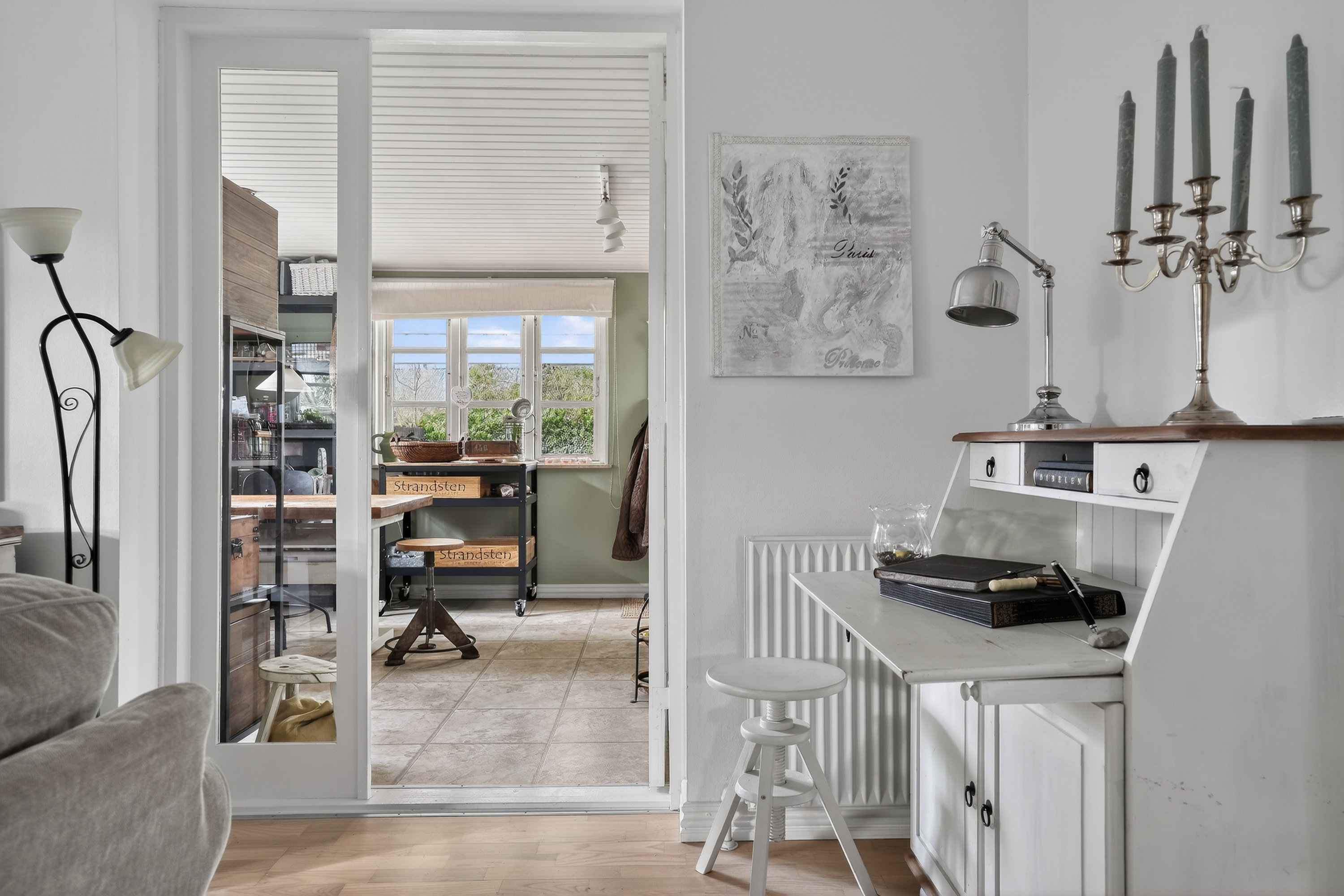 Fremhævet stue billede i fuldskærmstilstand. Billede af Augustvej 118, 2860 Søborg