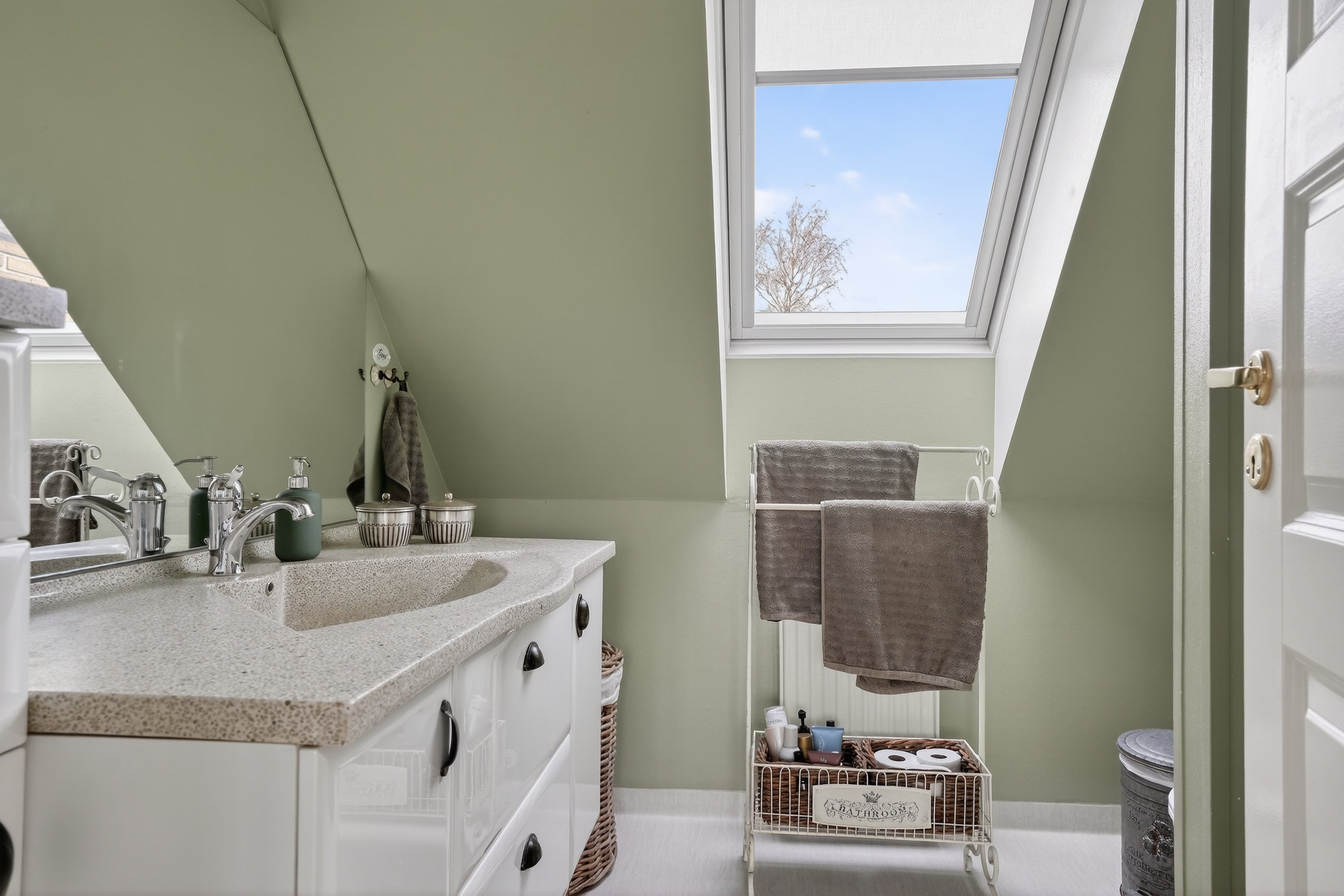 Fremhævet wc billede i fuldskærmstilstand. Billede af Augustvej 118, 2860 Søborg