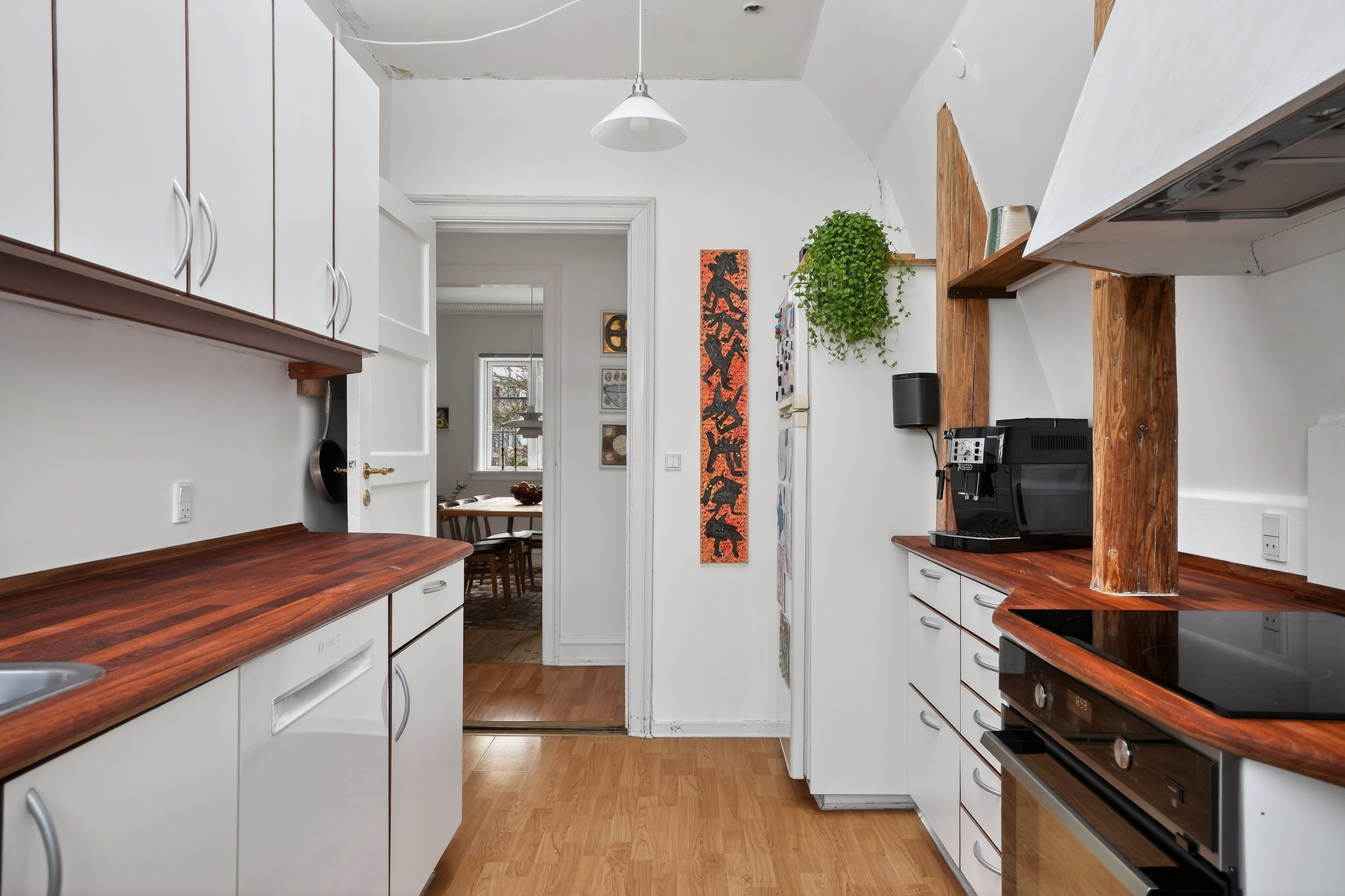 Fremhævet køkken billede i fuldskærmstilstand. Billede af Vangedevej 207A, 1. + 2., 2870 Dyssegård