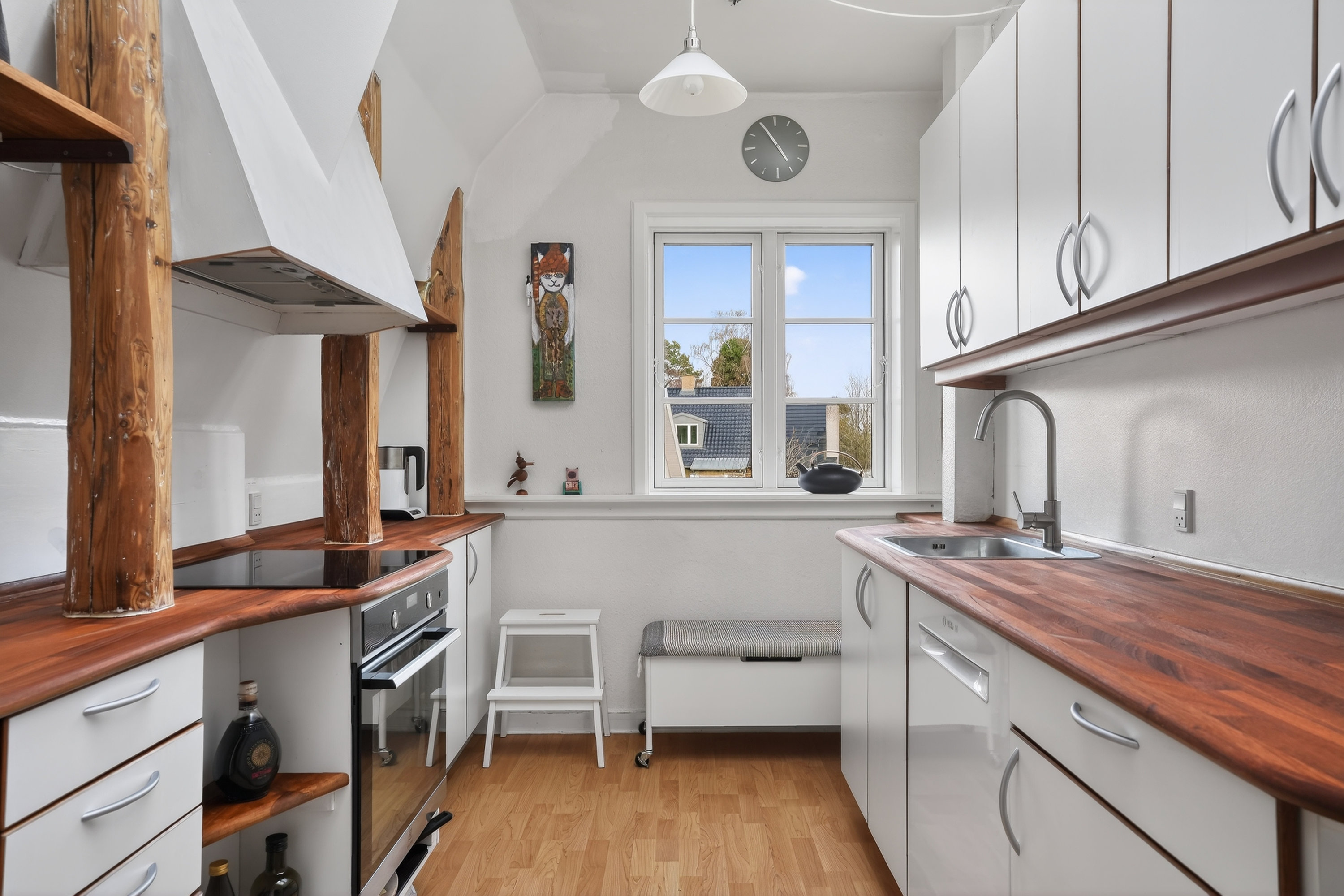 Fremhævet køkken billede i fuldskærmstilstand. Billede af Vangedevej 207A, 1. + 2., 2870 Dyssegård