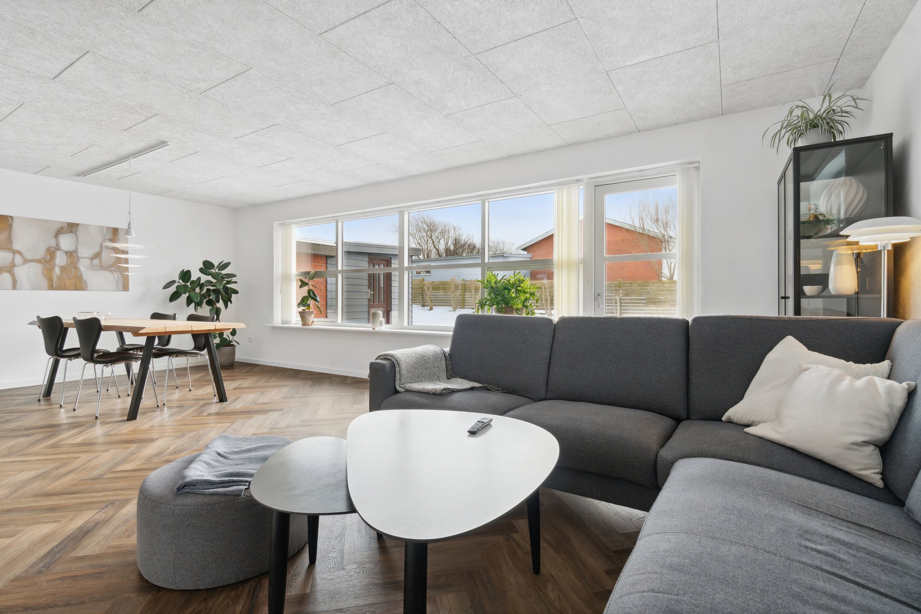 Fremhævet stue billede i fuldskærmstilstand. Billede af Elmevænget 22, 7730 Hanstholm