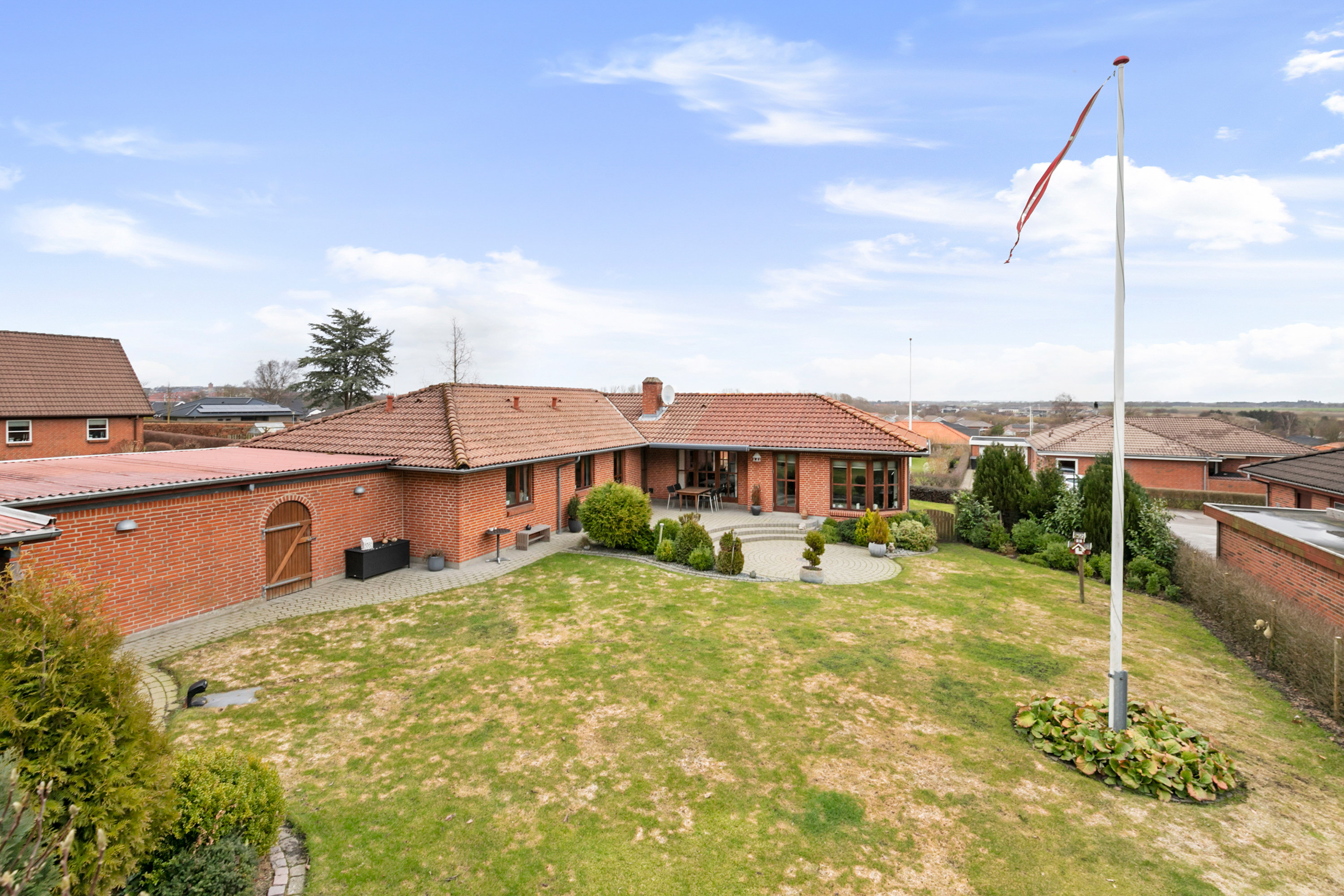 Fremhævet ejendommen billede i fuldskærmstilstand. Billede af Højtoften 2, 9600 Aars