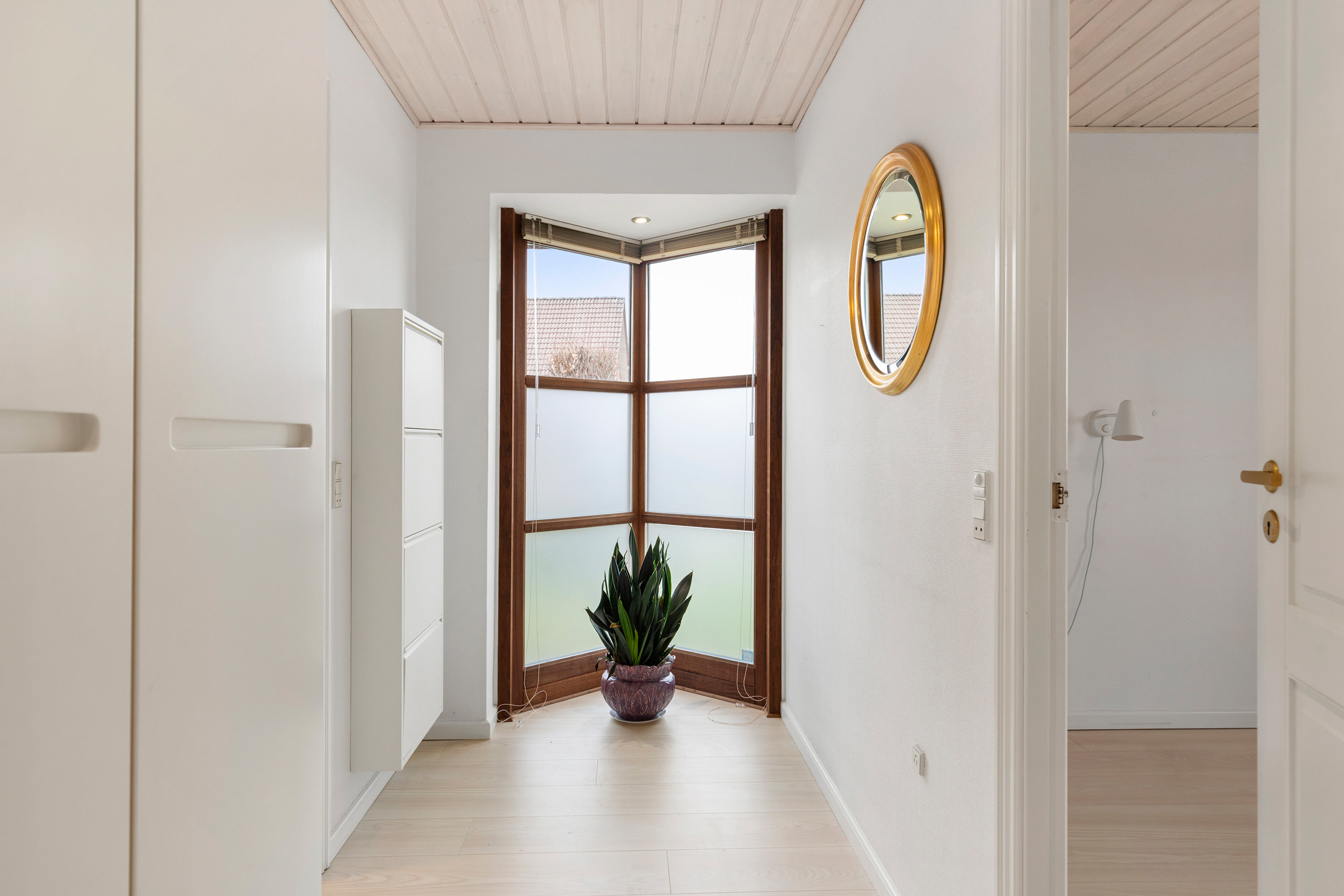 Fremhævet gang billede i fuldskærmstilstand. Billede af Højtoften 2, 9600 Aars