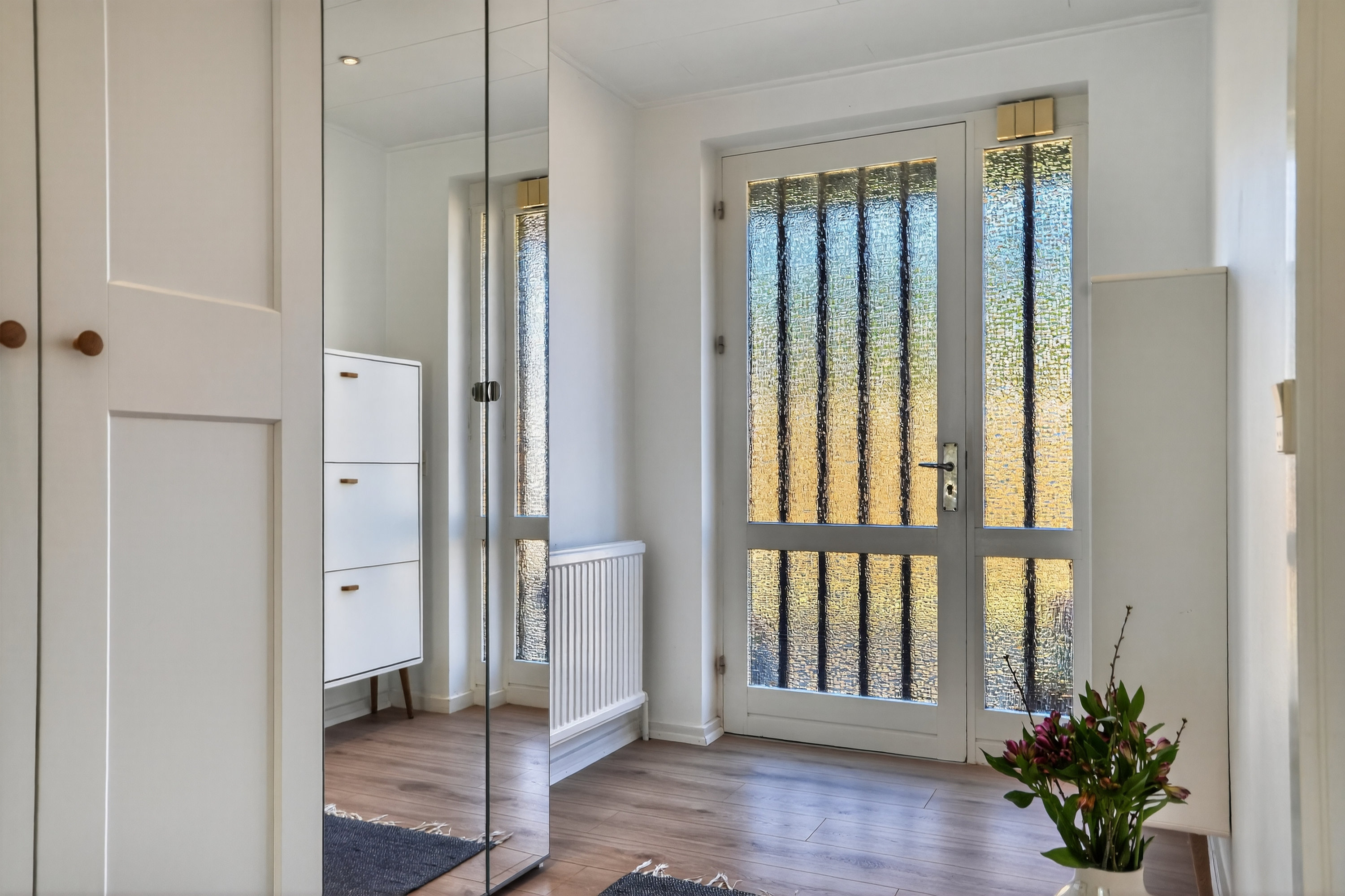 Fremhævet entré billede i fuldskærmstilstand. Billede af Skovvænget 2, 3480 Fredensborg