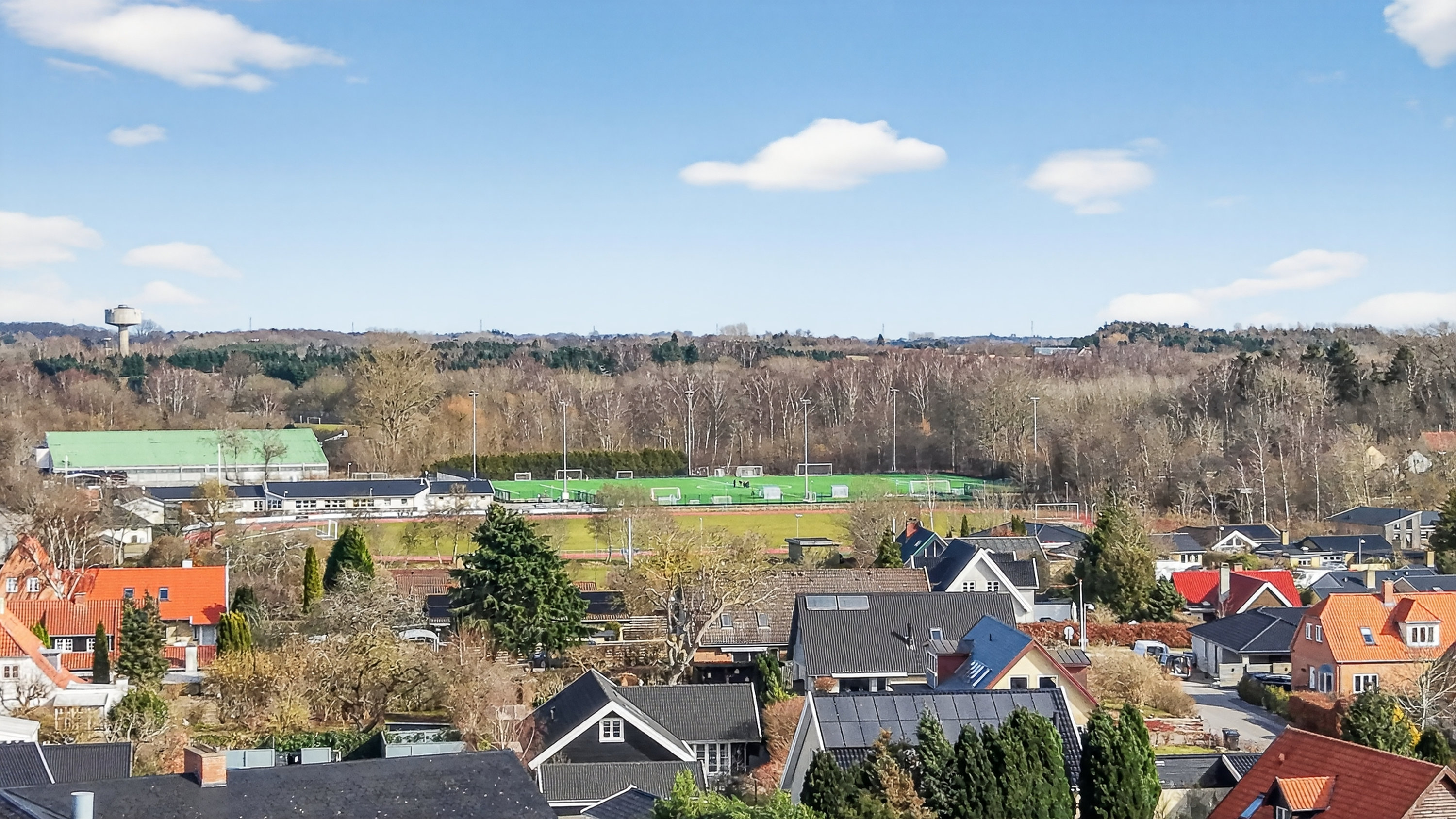 Fremhævet luftfoto billede i fuldskærmstilstand. Billede af Skovvænget 2, 3480 Fredensborg