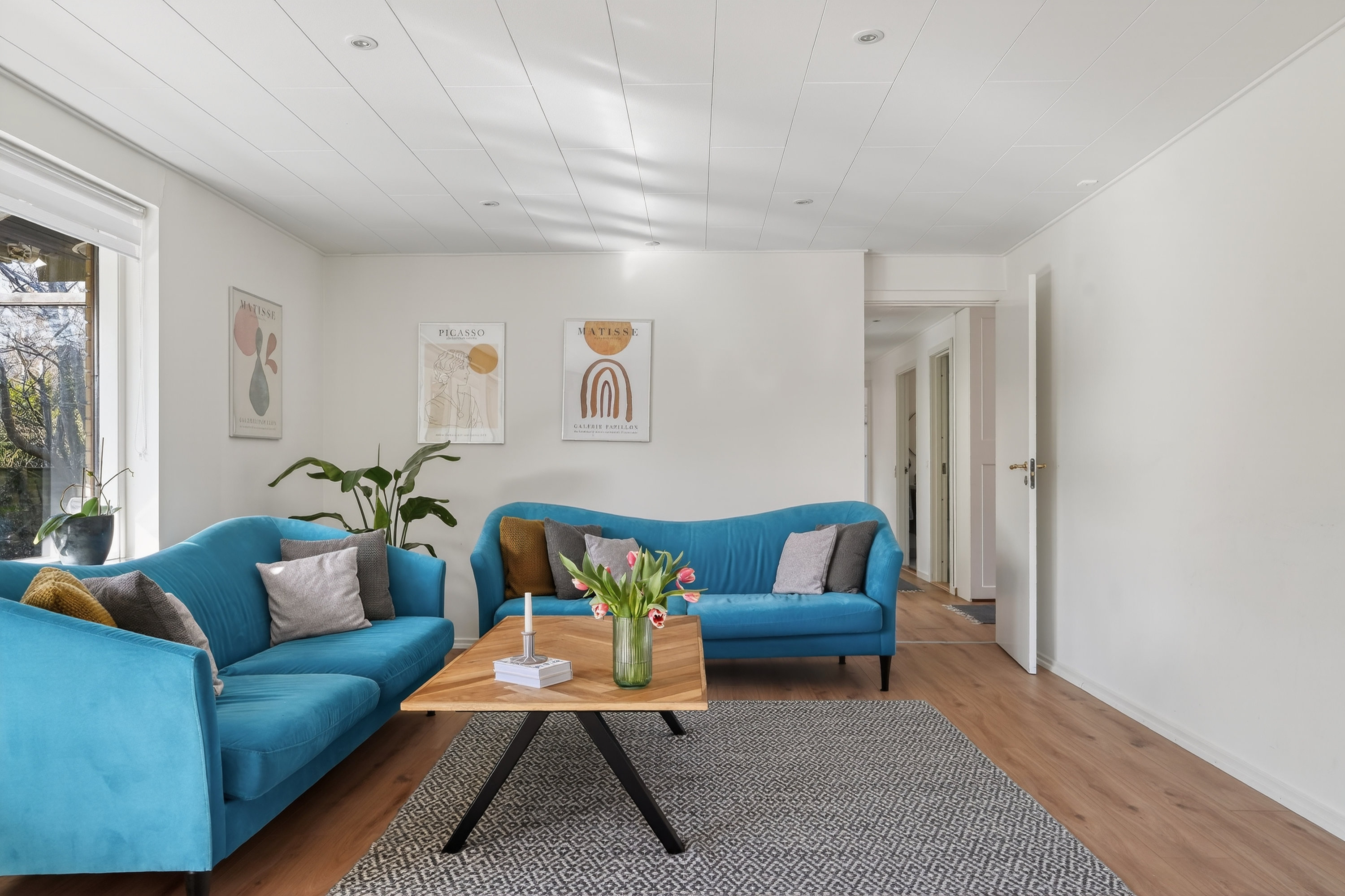 Fremhævet stue billede i fuldskærmstilstand. Billede af Skovvænget 2, 3480 Fredensborg