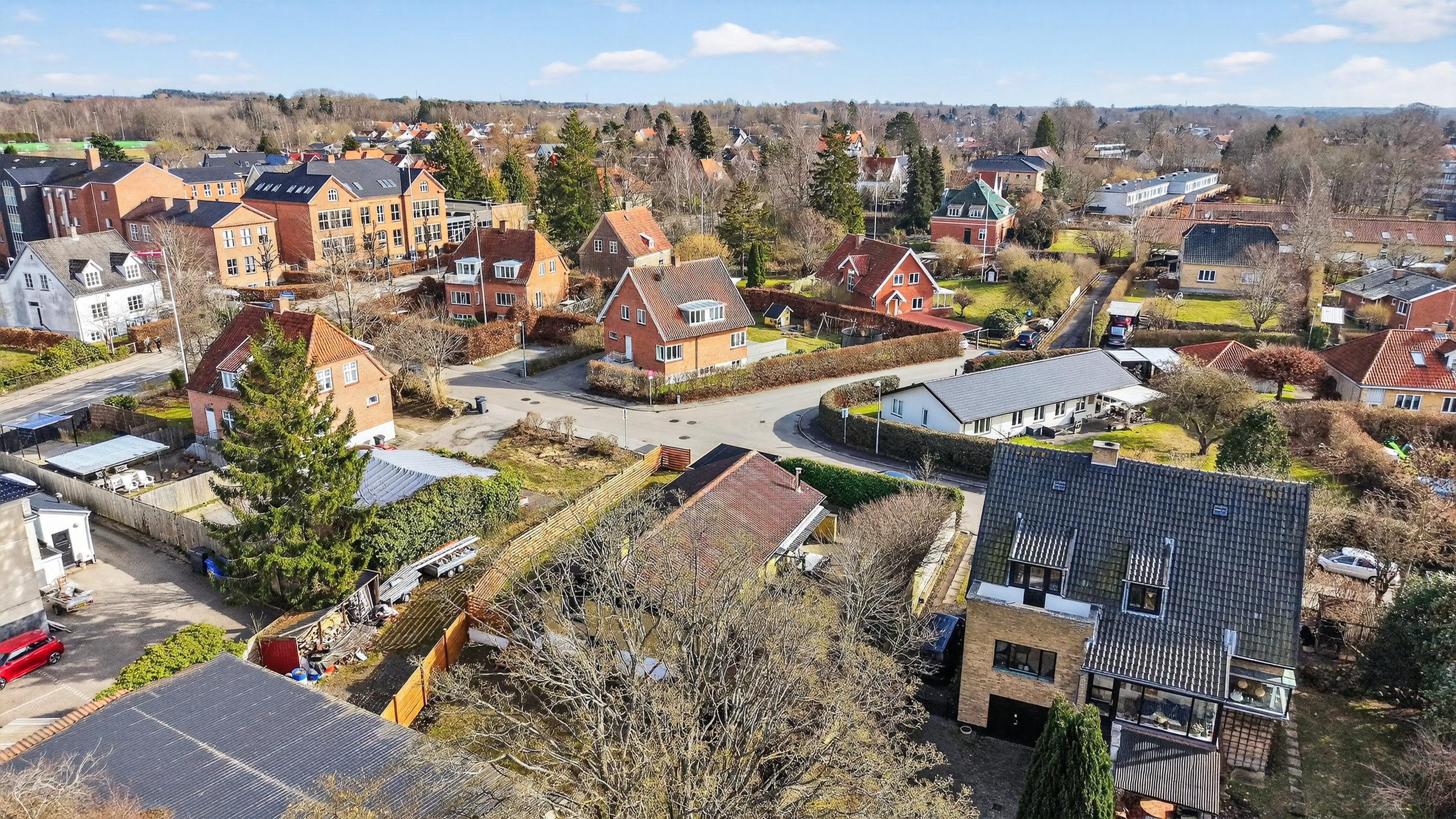 Fremhævet luftfoto billede i fuldskærmstilstand. Billede af Skovvænget 2, 3480 Fredensborg