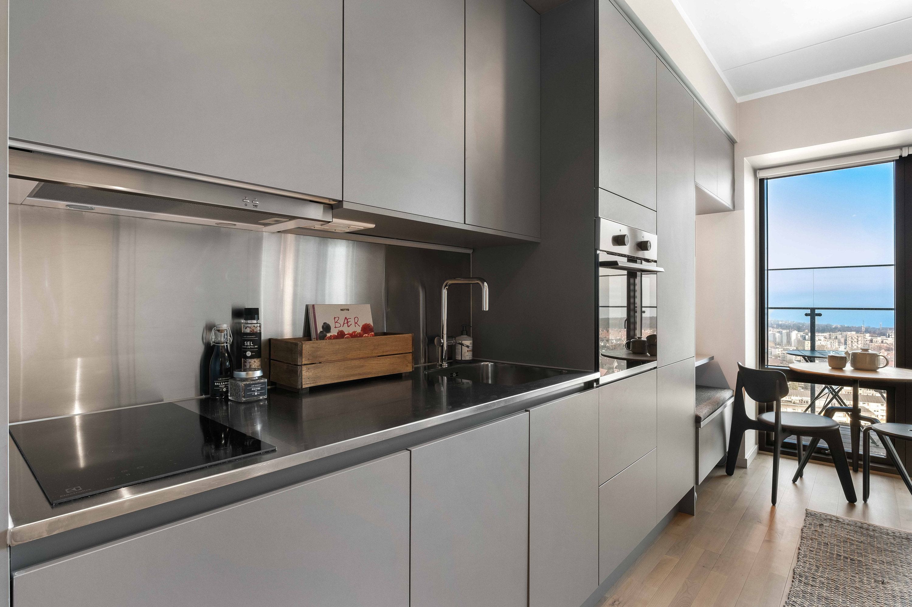 Fremhævet køkken alrum billede i fuldskærmstilstand. Billede af Gøteborg Allé 6, 1. 8., 8200 Aarhus N