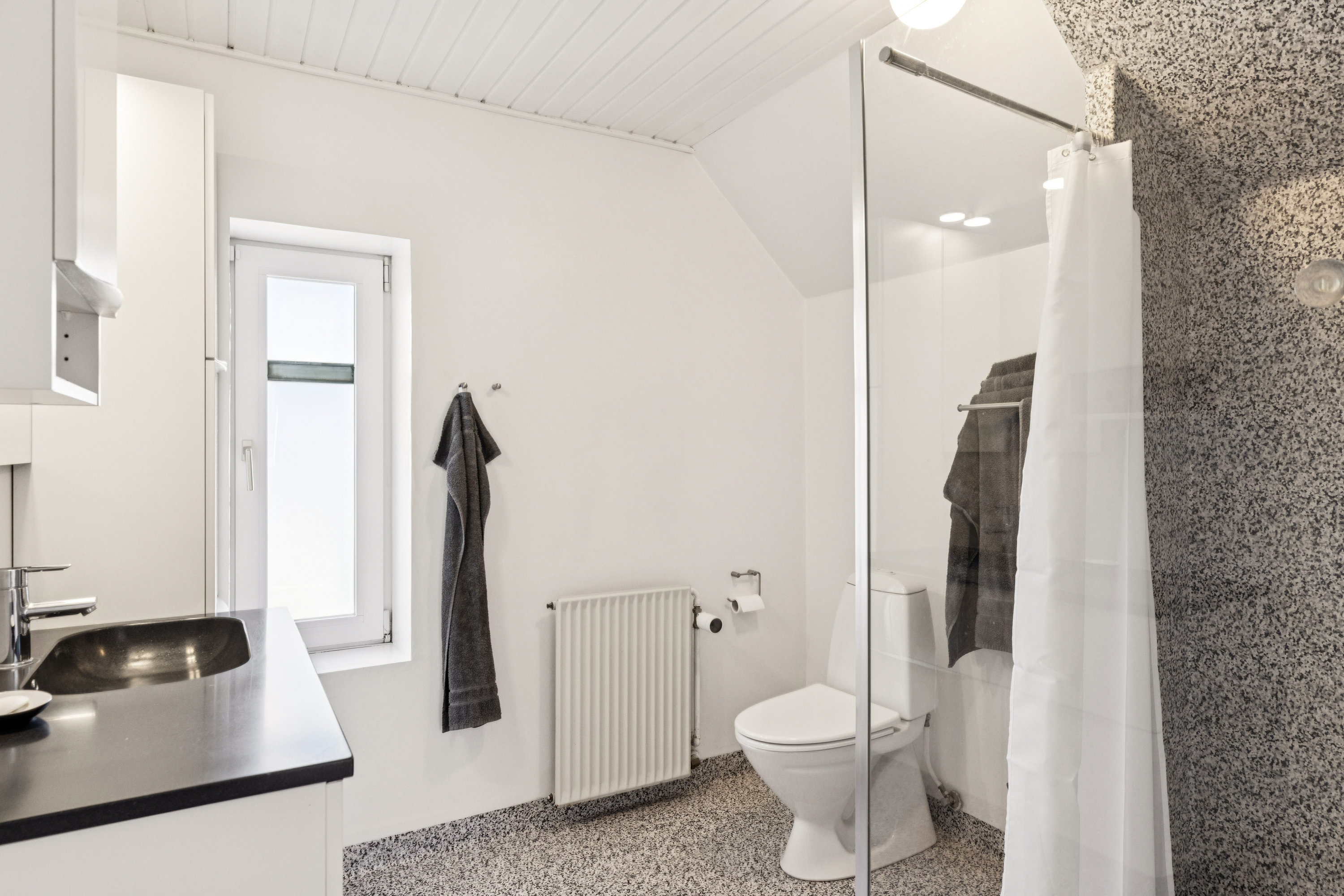 Fremhævet badeværelse billede i fuldskærmstilstand. Billede af Roagervej 348, Roager, 6760 Ribe