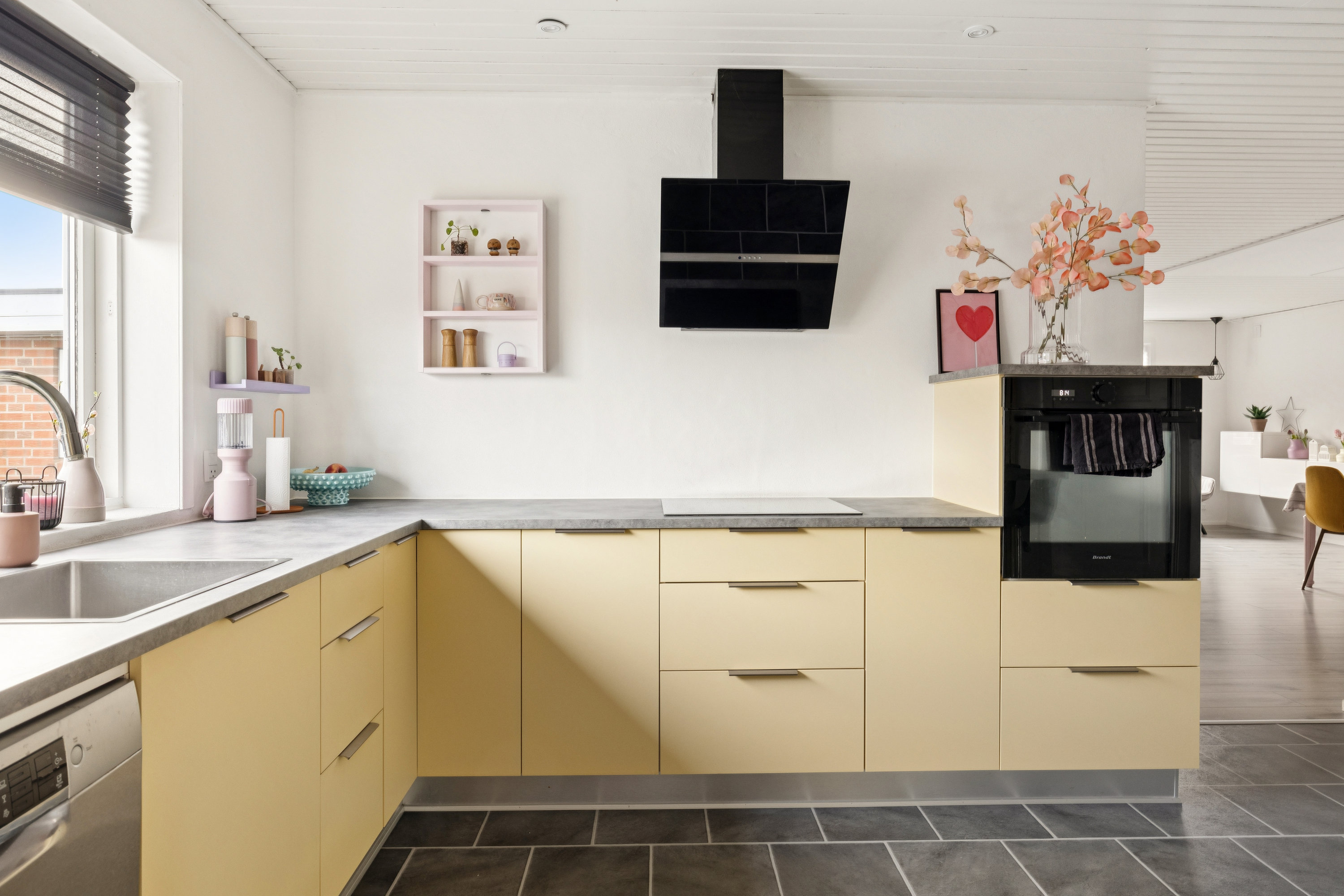 Fremhævet køkken billede i fuldskærmstilstand. Billede af Valmuevej 9, 7850 Stoholm Jyll