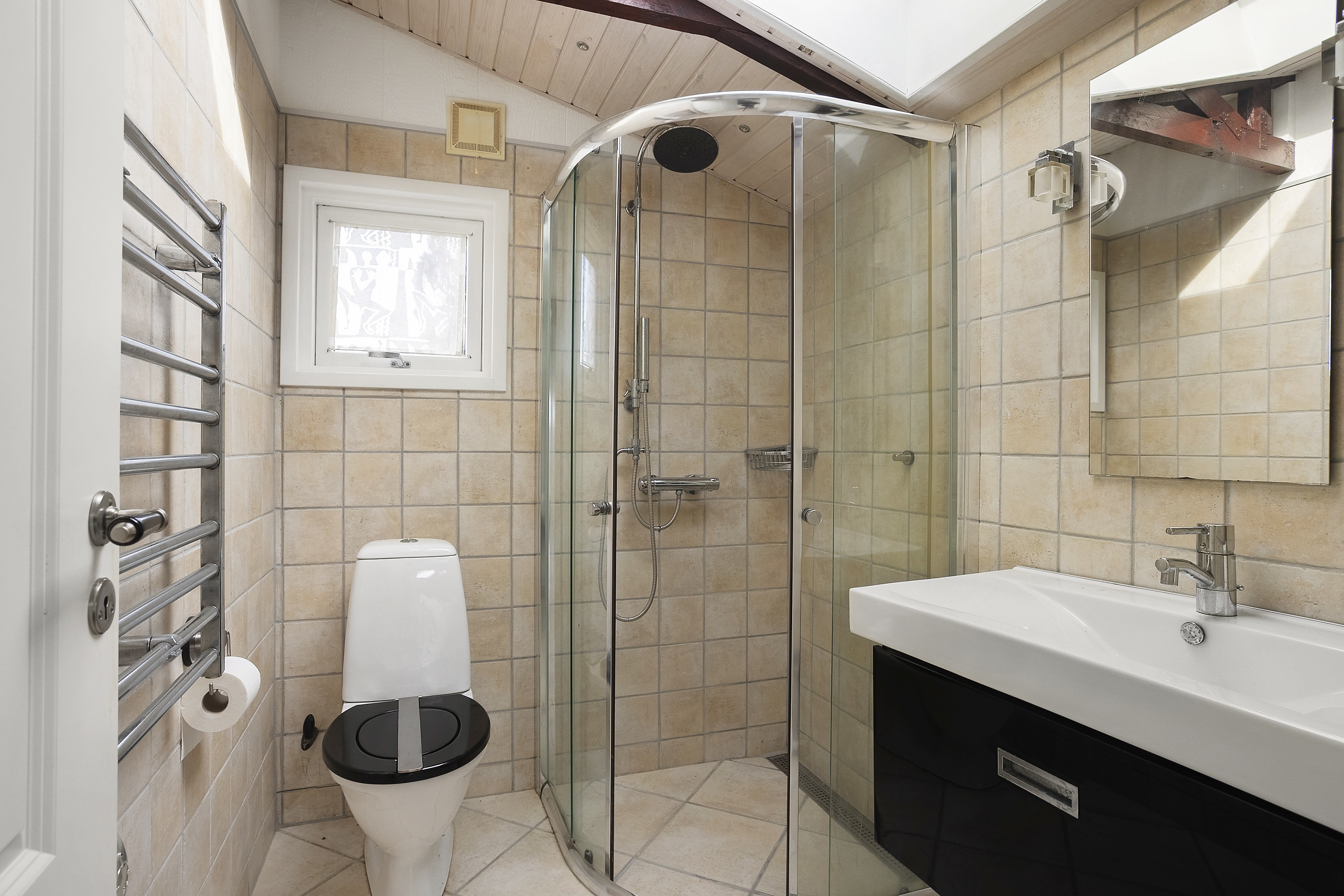 Fremhævet badeværelse billede i fuldskærmstilstand. Billede af Hejsager Strandby 217, Hejsager , 6100 Haderslev