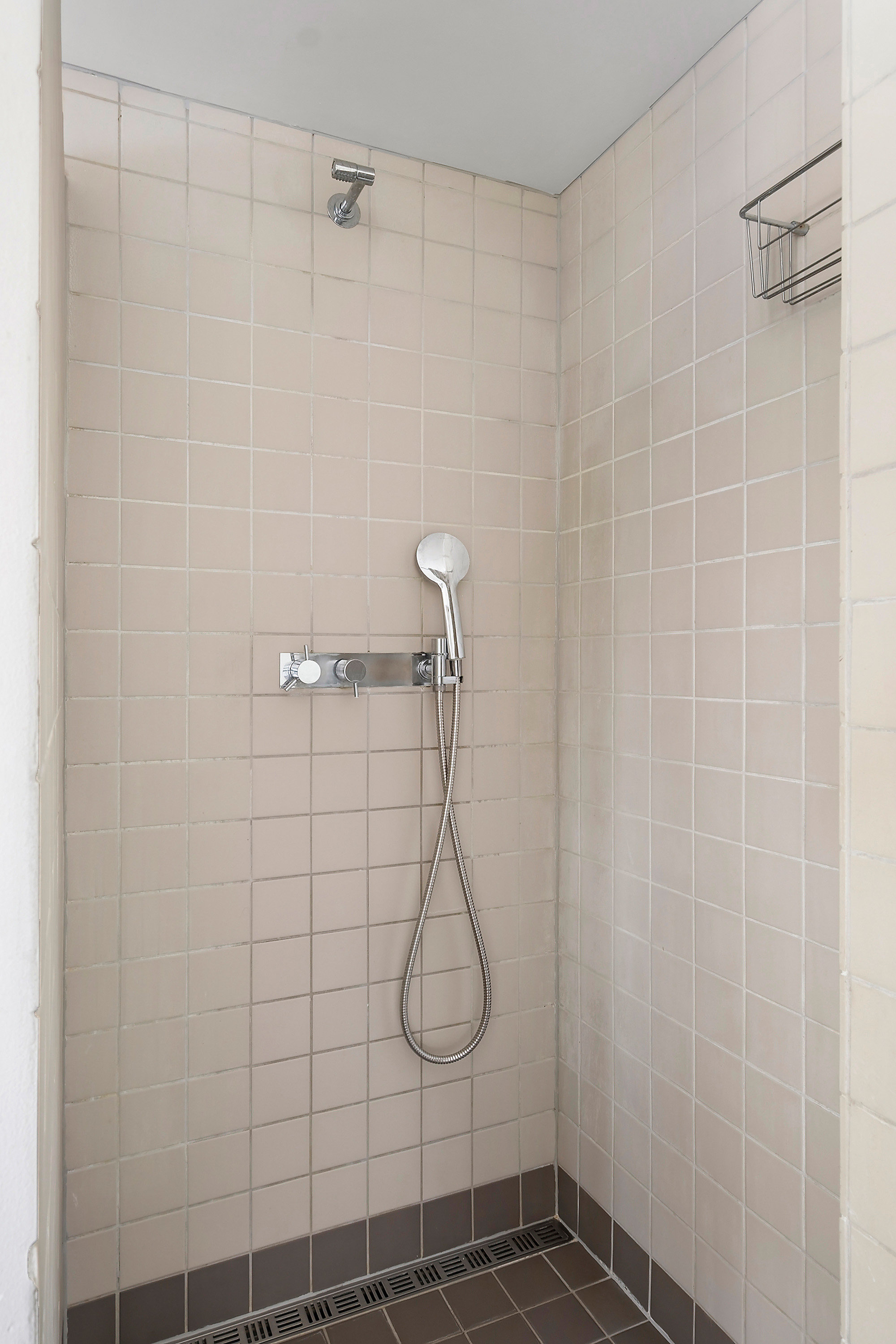 Fremhævet badeværelse billede i fuldskærmstilstand. Billede af Kongevejen 457, 1., 2840 Holte