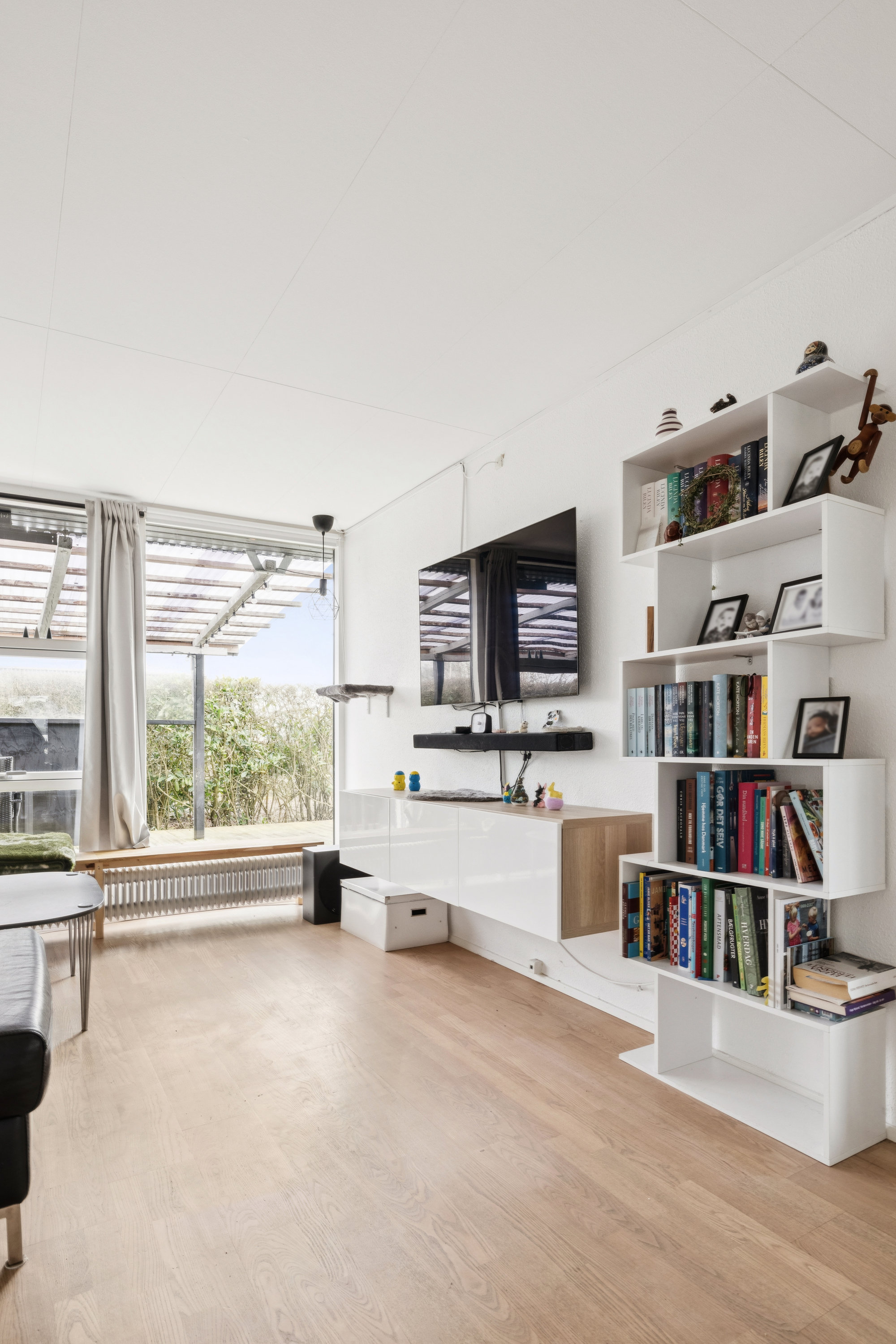 Fremhævet stue billede i fuldskærmstilstand. Billede af Ametystvej 11, 8541 Skødstrup