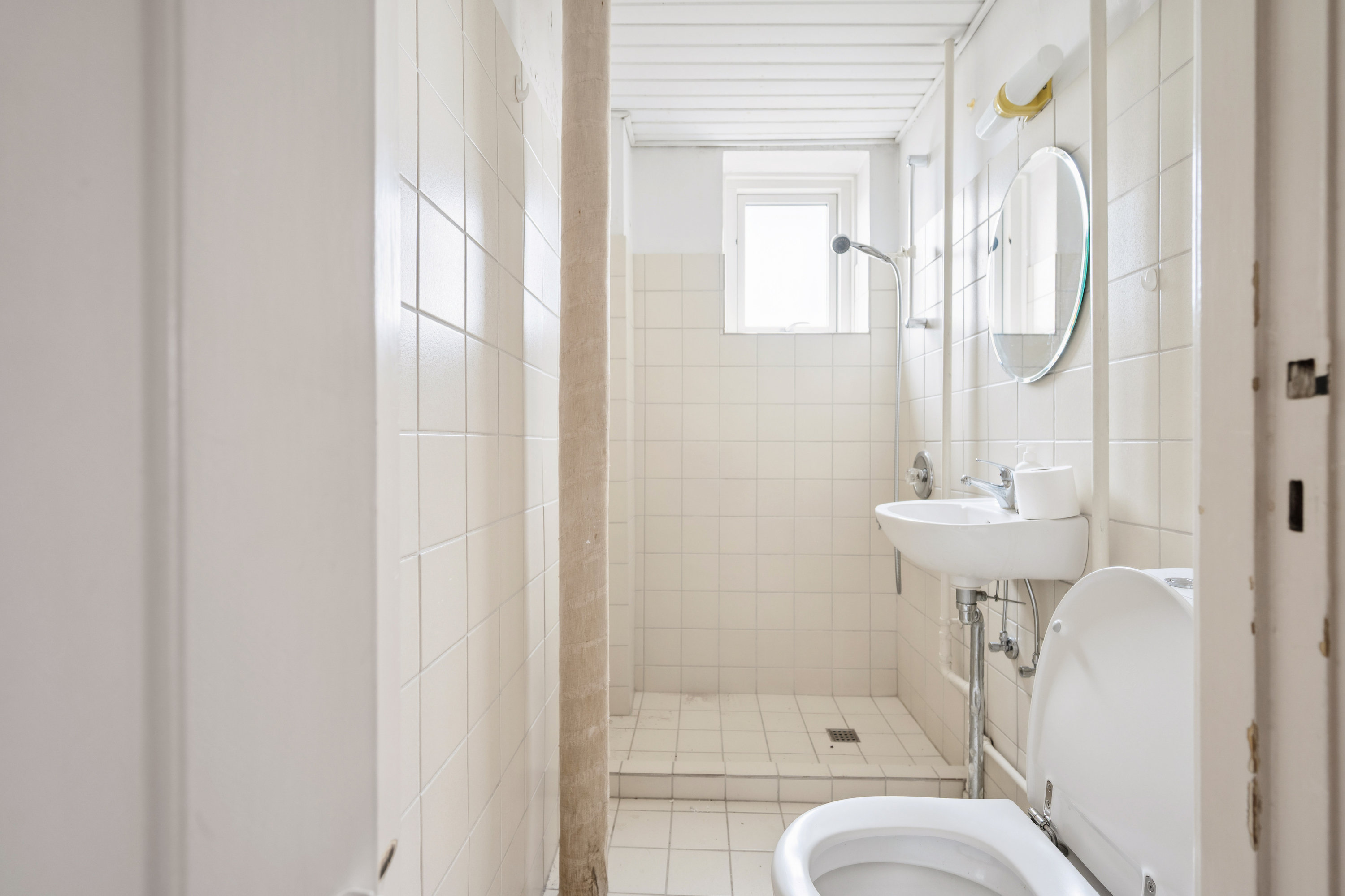 Fremhævet badeværelse billede i fuldskærmstilstand. Billede af Vanløse Allé 45B, 1. tv., 2720 Vanløse