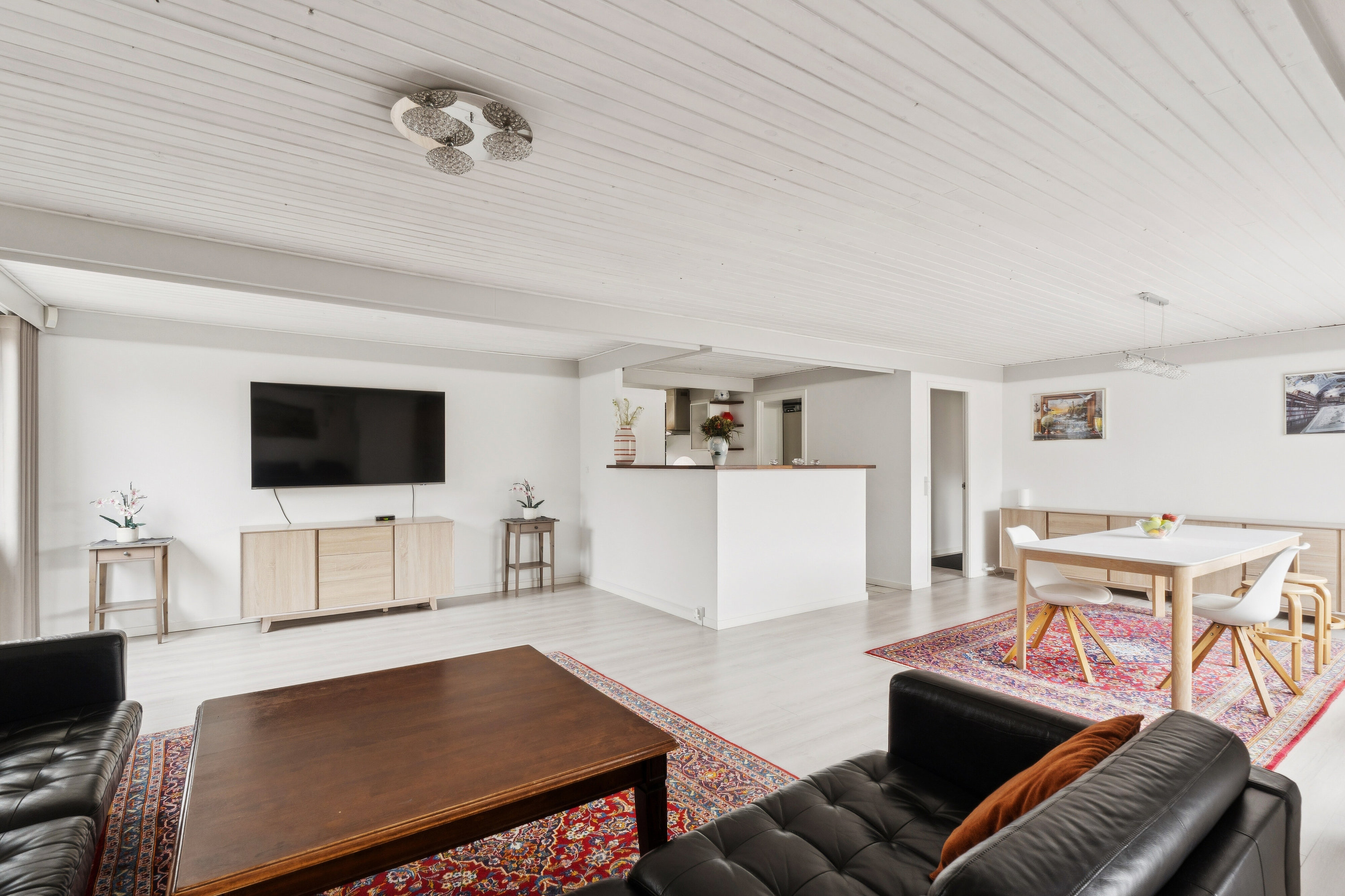 Fremhævet stue billede i fuldskærmstilstand. Billede af Ejbydalsvej 1, 2600 Glostrup