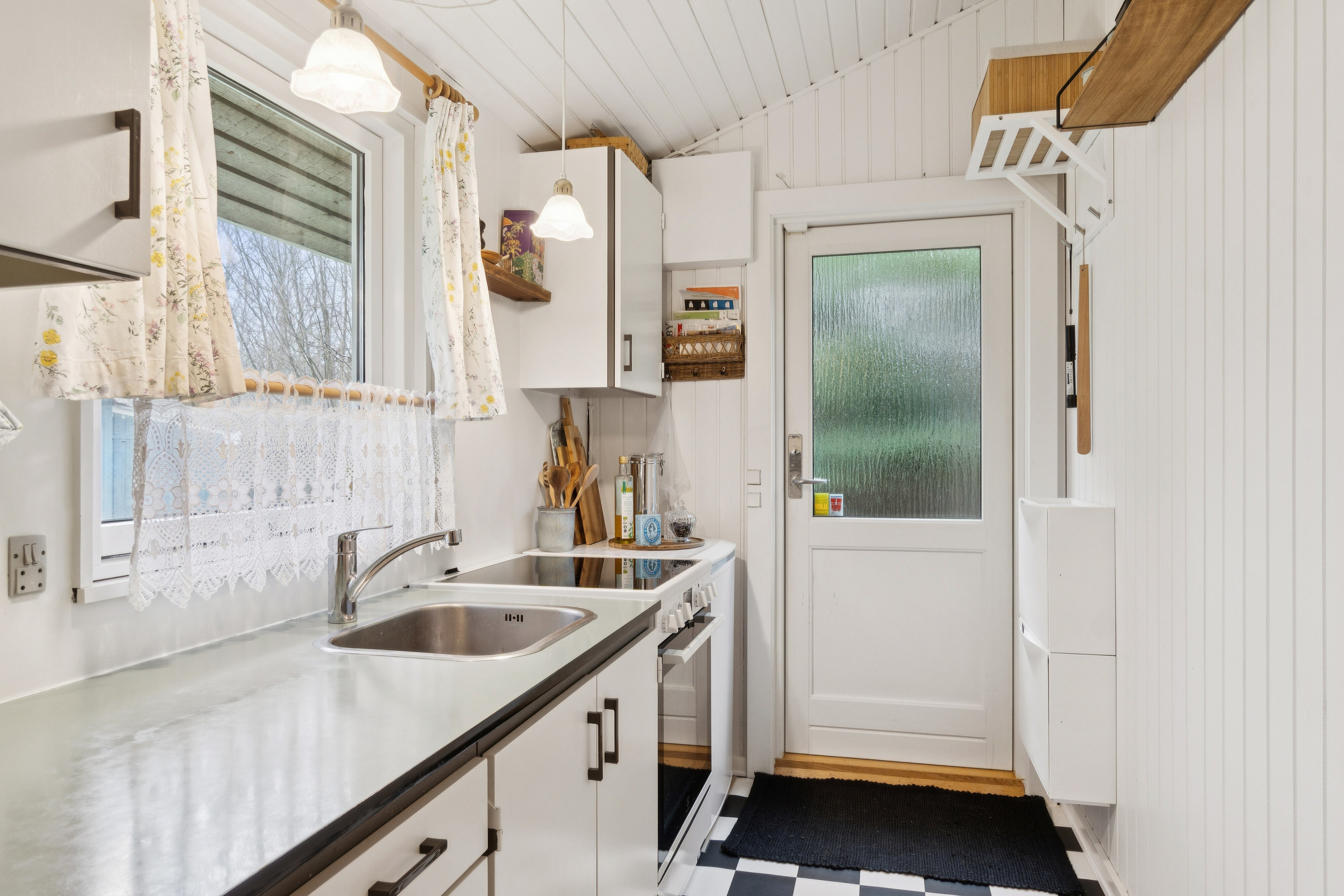 Fremhævet køkken billede i fuldskærmstilstand. Billede af Froggårdsvej 19, Ellinge Lyng, 4573 Højby