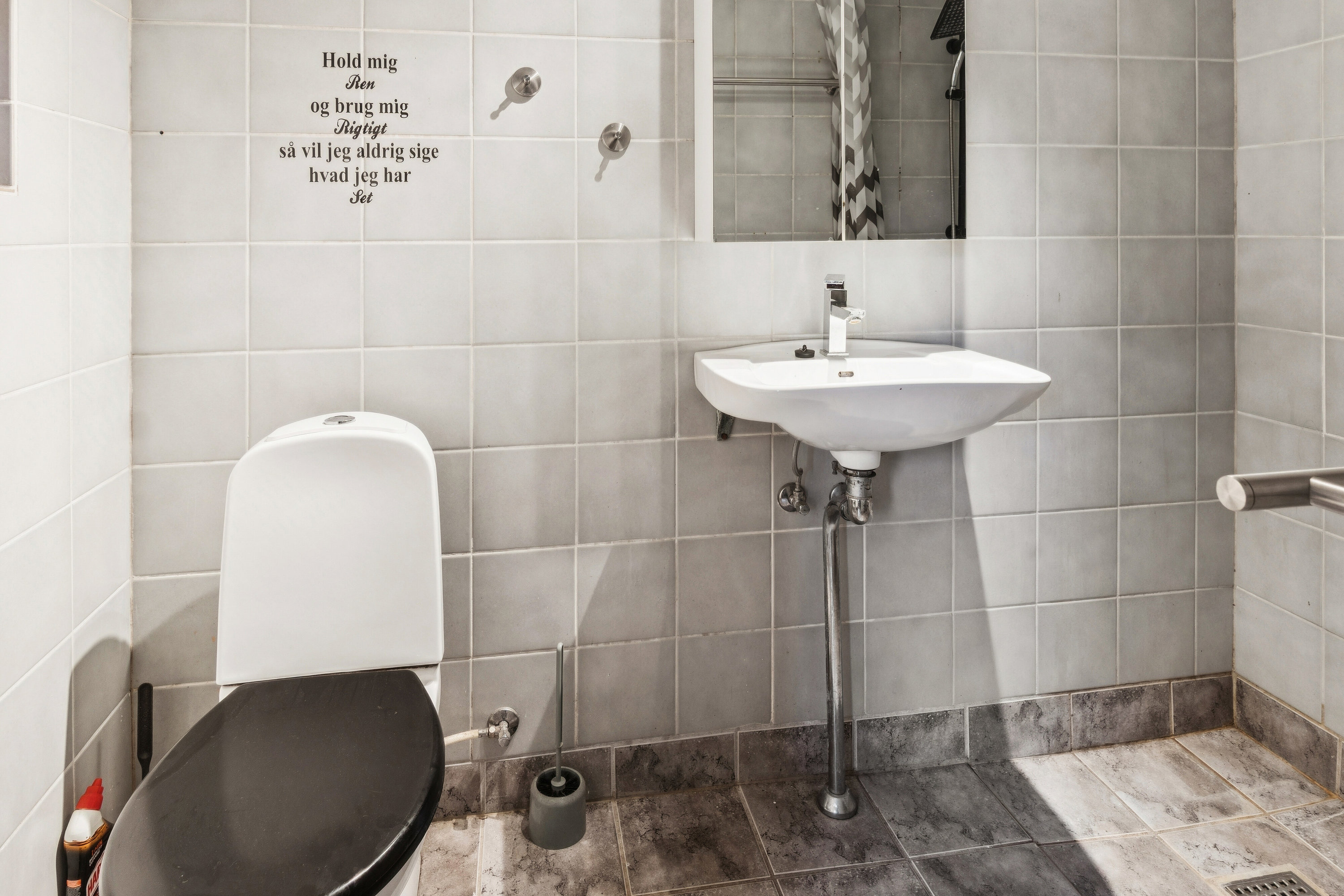 Fremhævet badeværelse billede i fuldskærmstilstand. Billede af Hovedgaden 37D, 4571 Grevinge