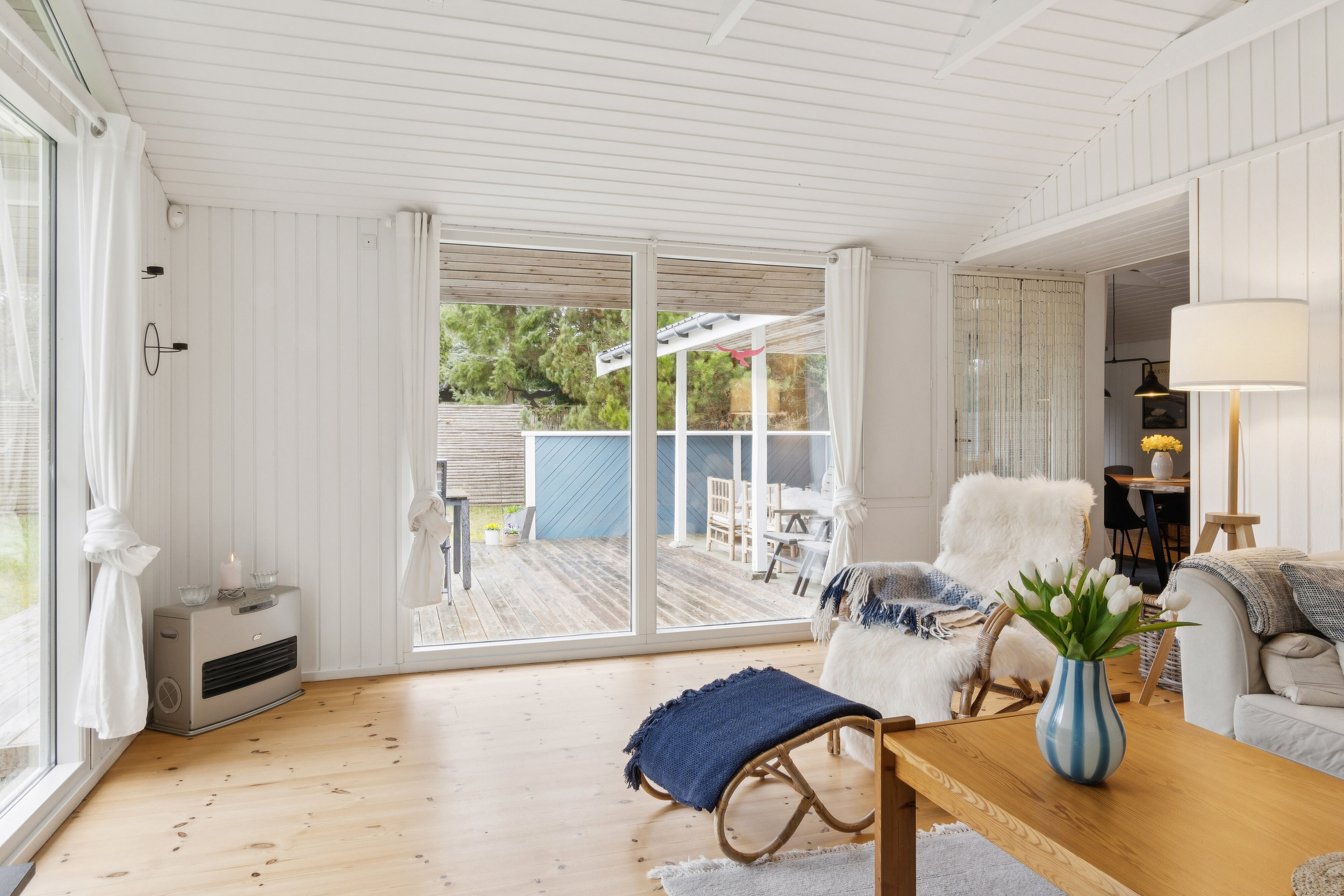 Fremhævet stue billede i fuldskærmstilstand. Billede af Froggårdsvej 19, Ellinge Lyng, 4573 Højby