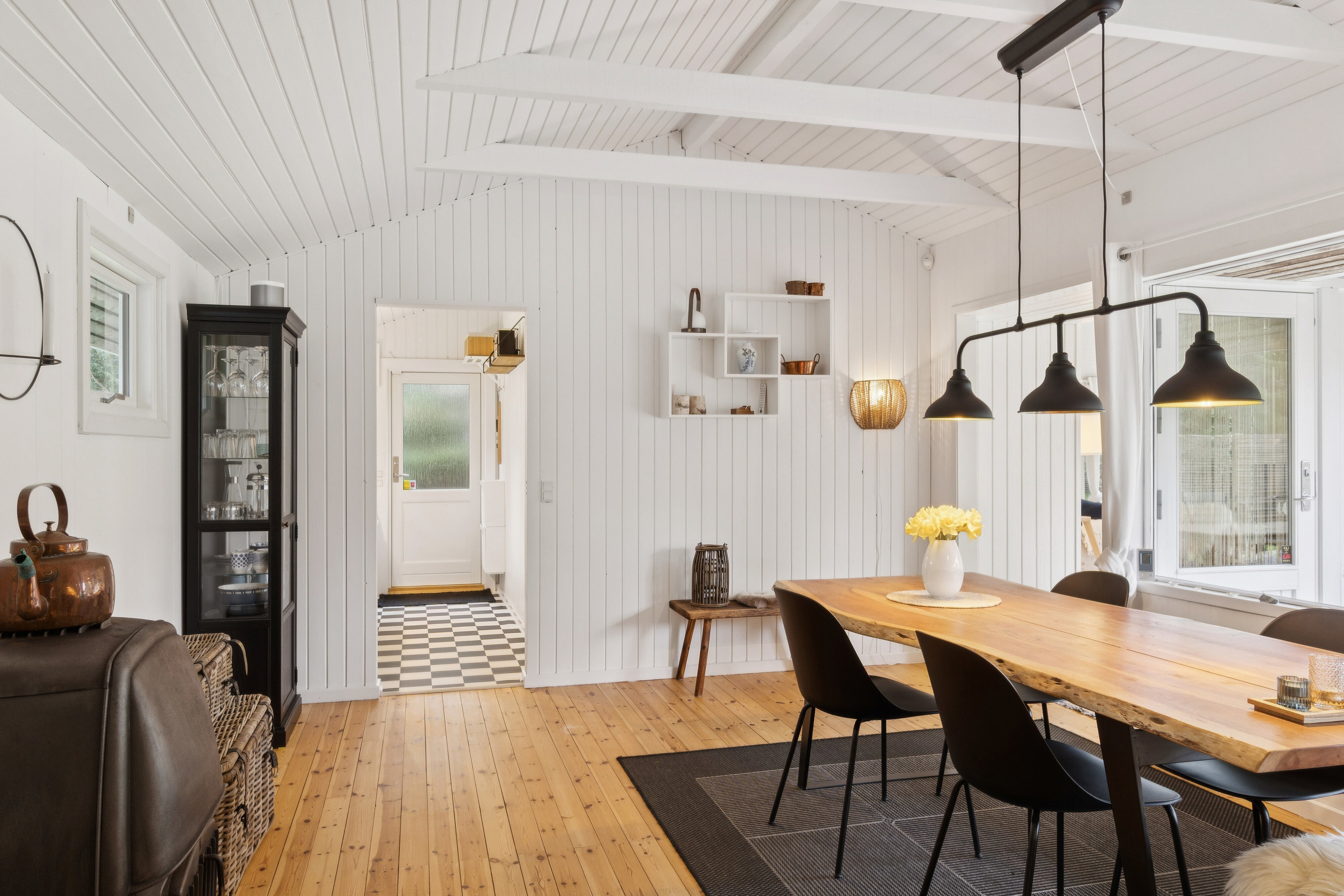 Fremhævet spisestue billede i fuldskærmstilstand. Billede af Froggårdsvej 19, Ellinge Lyng, 4573 Højby