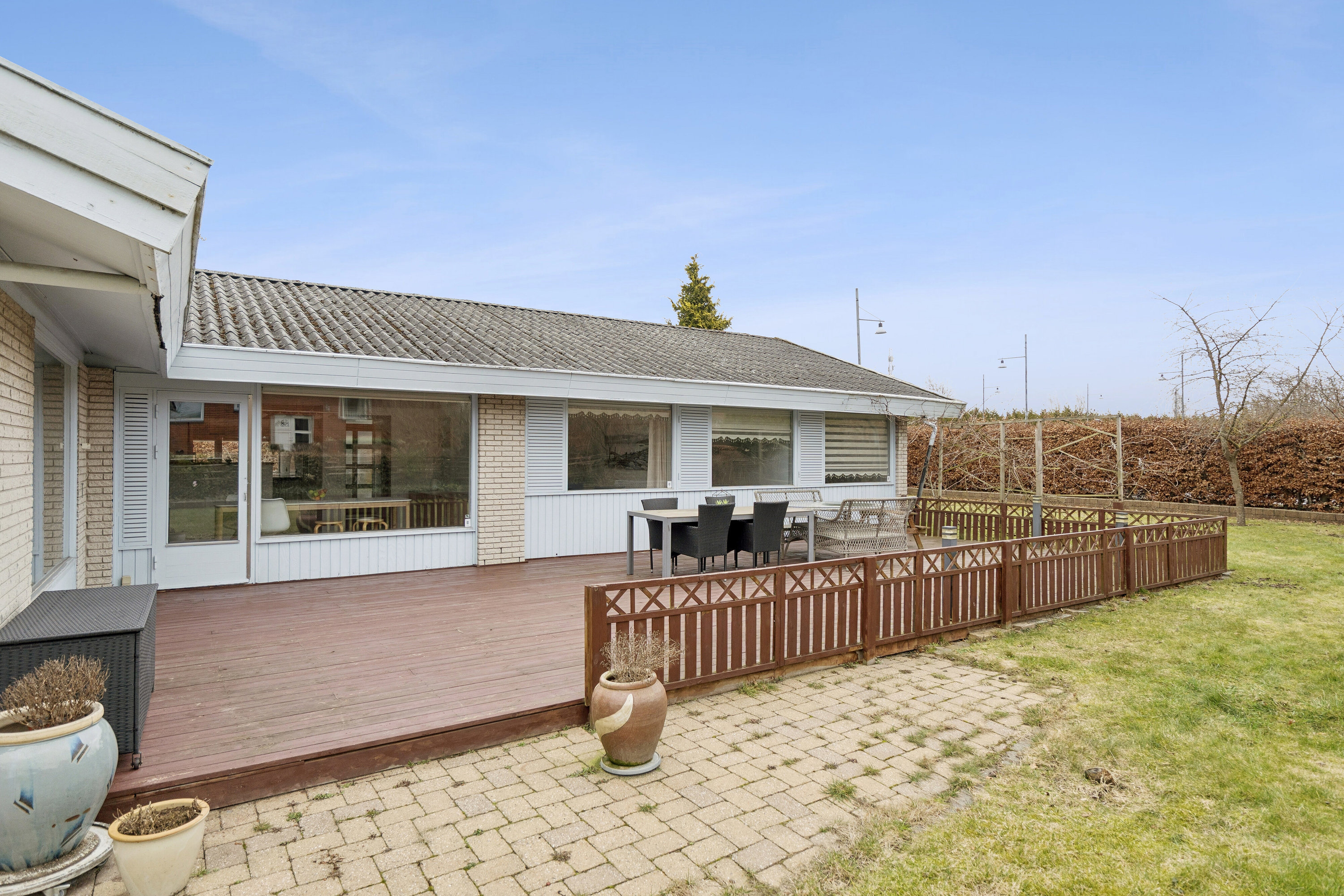 Fremhævet set fra haven billede i fuldskærmstilstand. Billede af Ejbydalsvej 1, 2600 Glostrup