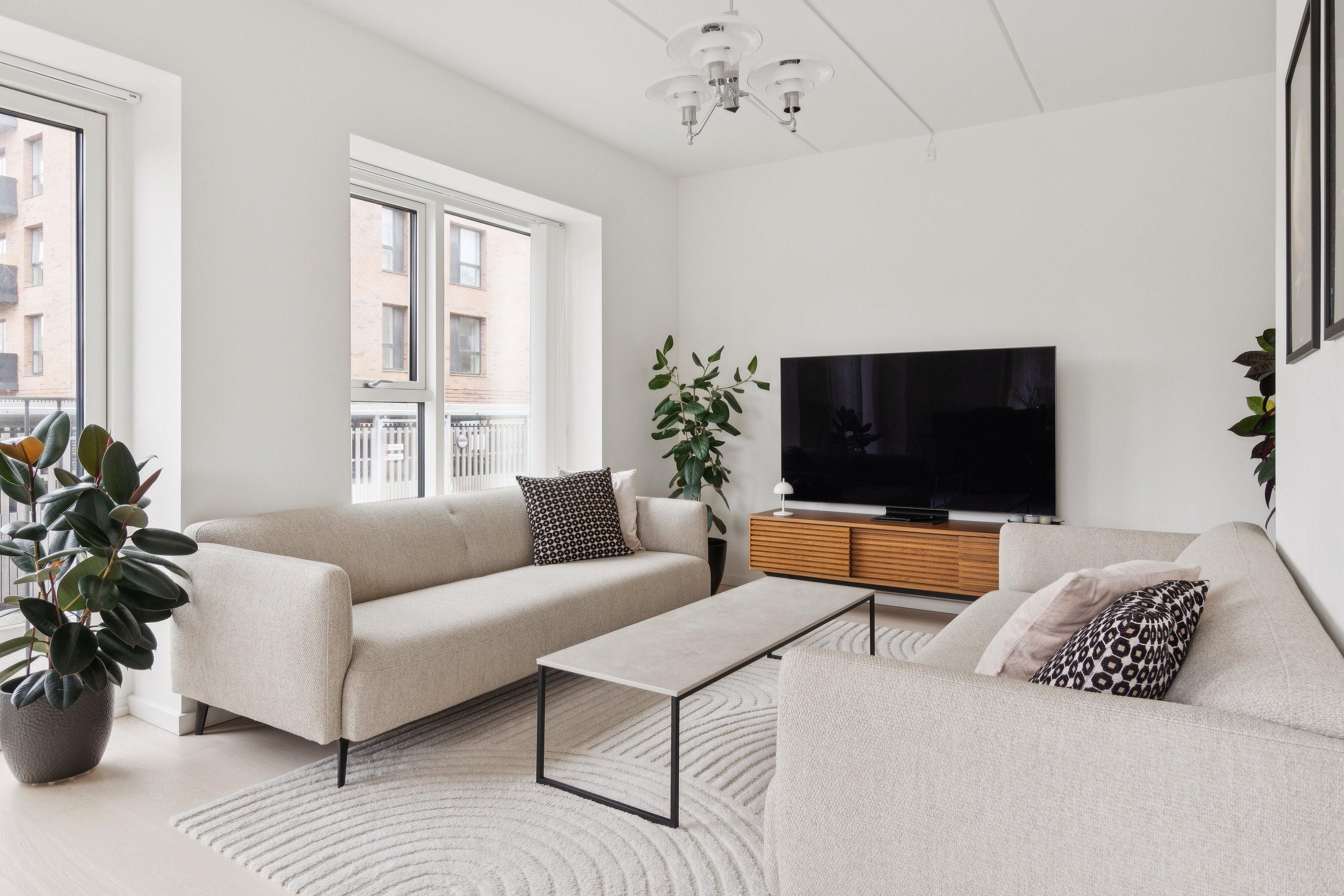 Fremhævet stue billede i fuldskærmstilstand. Billede af Plantagevej 51, st.. mf., 2610 Rødovre