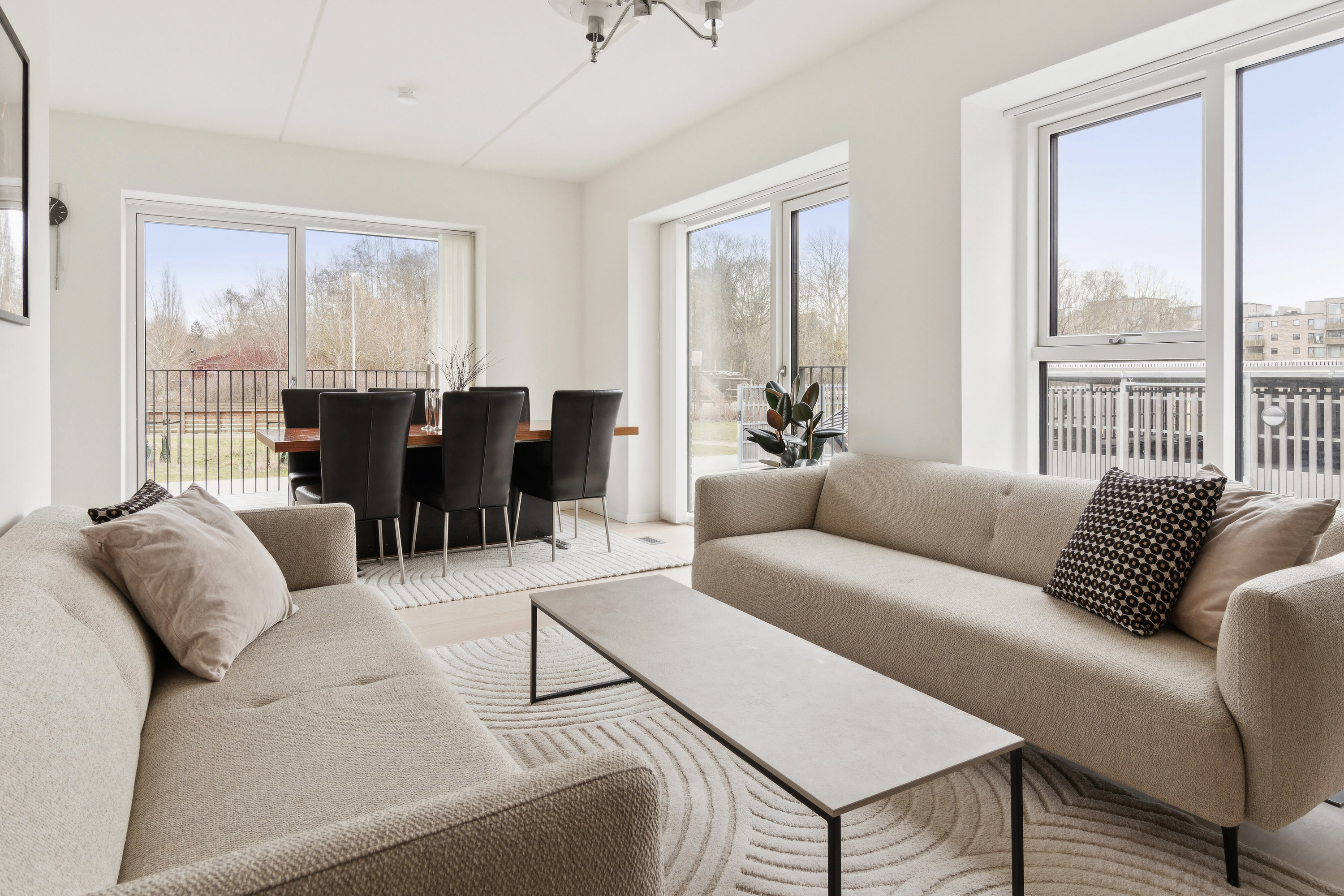 Fremhævet stue billede i fuldskærmstilstand. Billede af Plantagevej 51, st.. mf., 2610 Rødovre