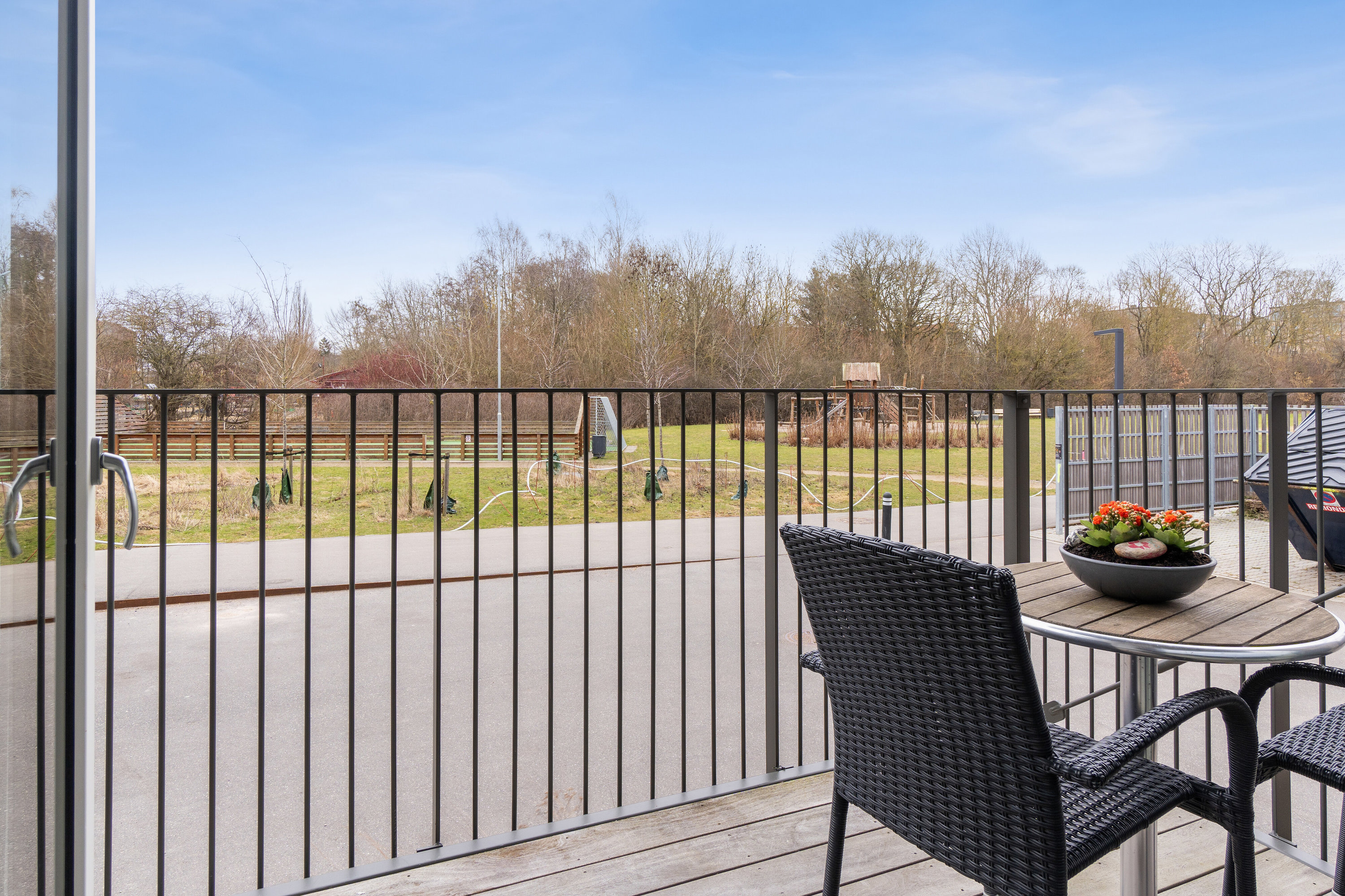 Fremhævet altan billede i fuldskærmstilstand. Billede af Plantagevej 51, st.. mf., 2610 Rødovre