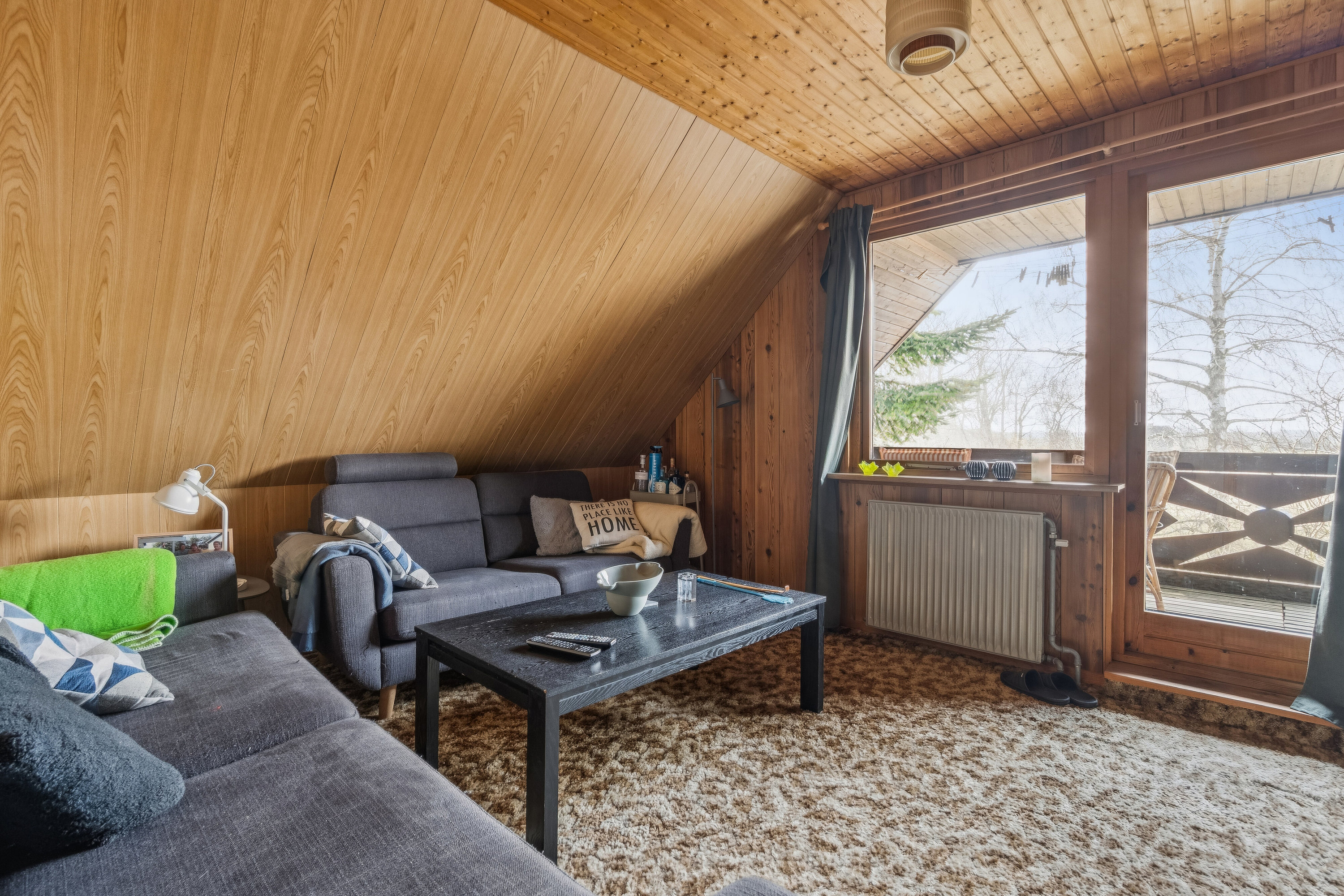 Fremhævet stue billede i fuldskærmstilstand. Billede af Eskesvej 9, Nyker, 3700 Rønne