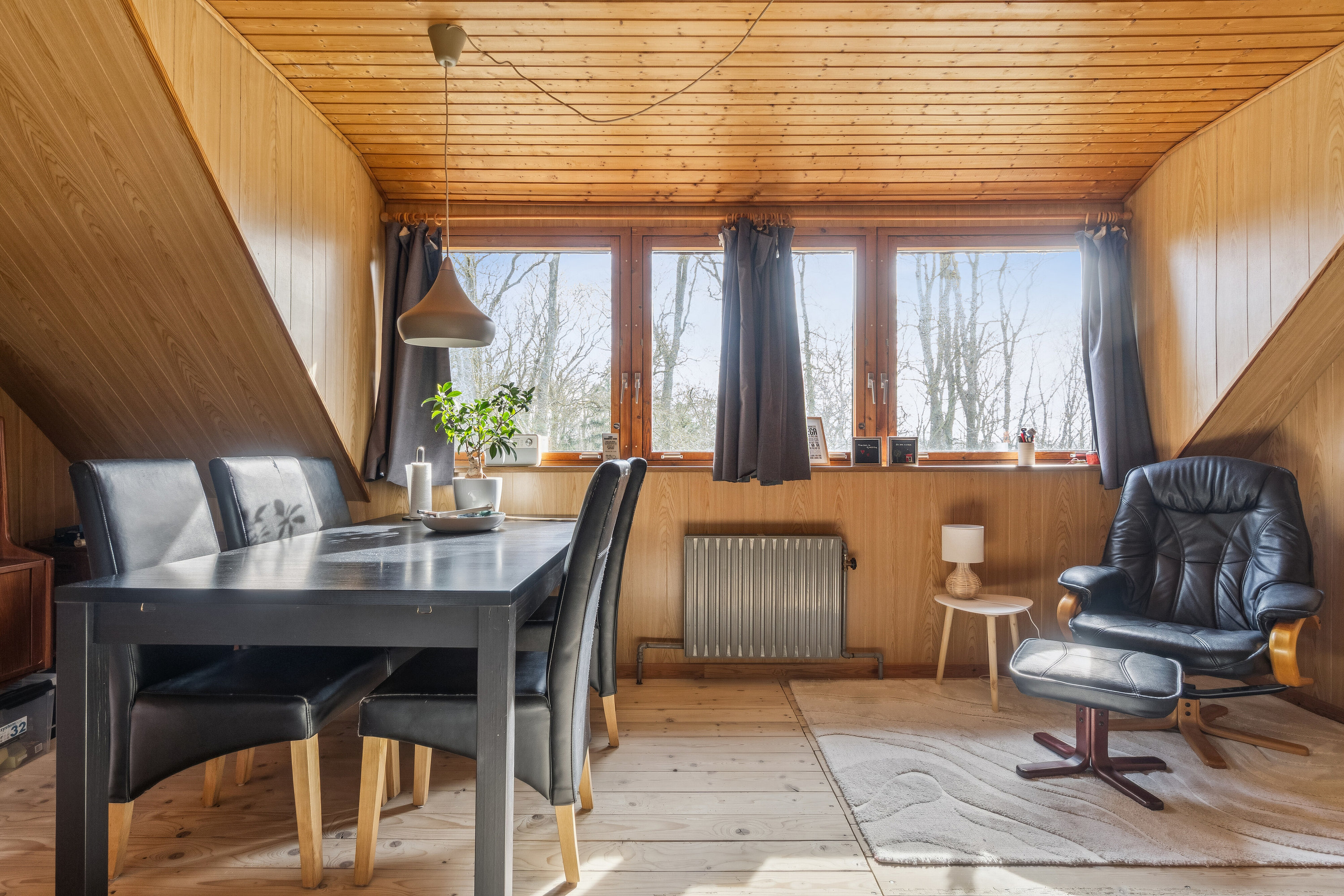 Fremhævet spisestue billede i fuldskærmstilstand. Billede af Eskesvej 9, Nyker, 3700 Rønne