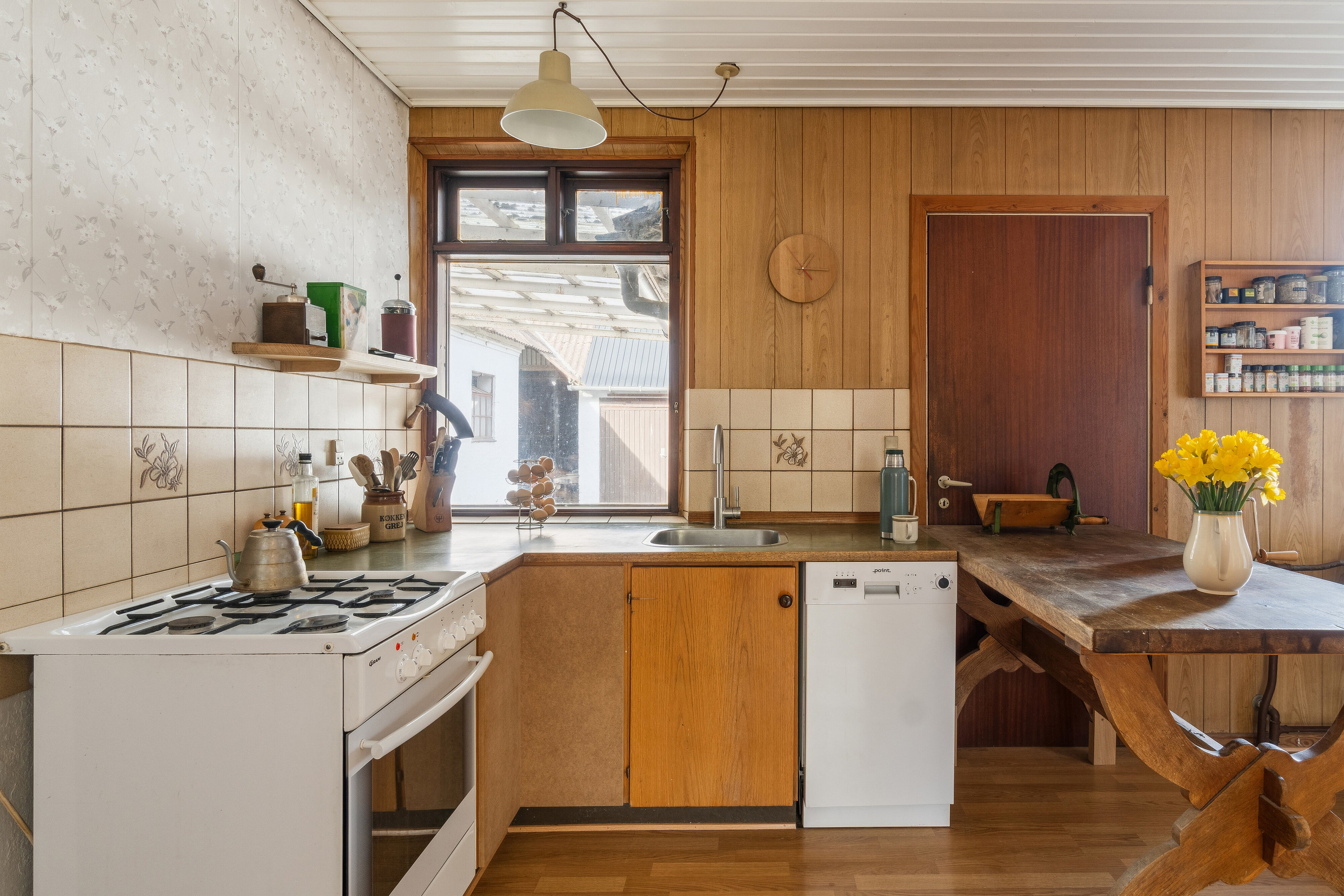 Fremhævet køkken billede i fuldskærmstilstand. Billede af Eskesvej 9, Nyker, 3700 Rønne