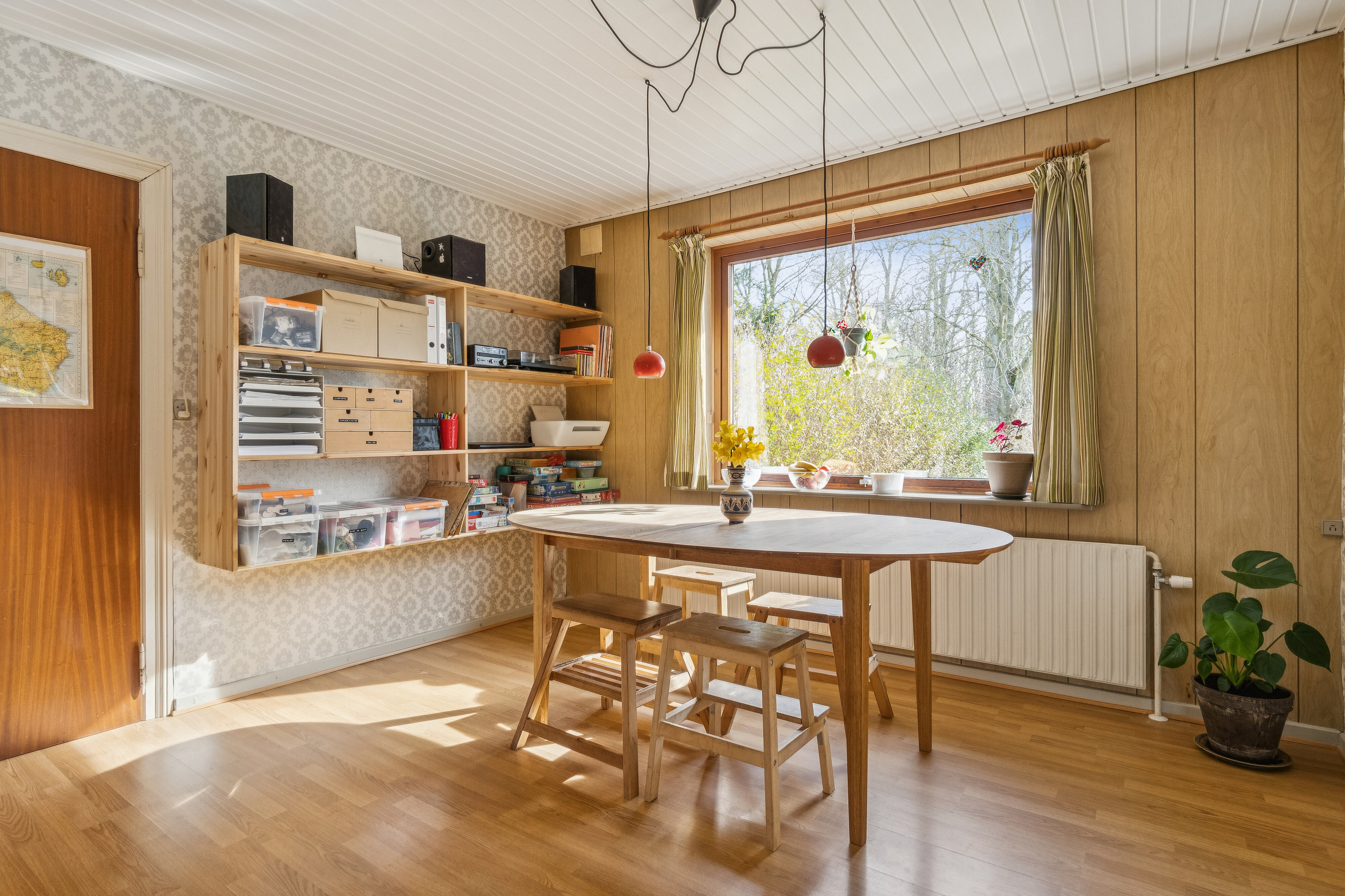 Fremhævet spisestue billede i fuldskærmstilstand. Billede af Eskesvej 9, Nyker, 3700 Rønne