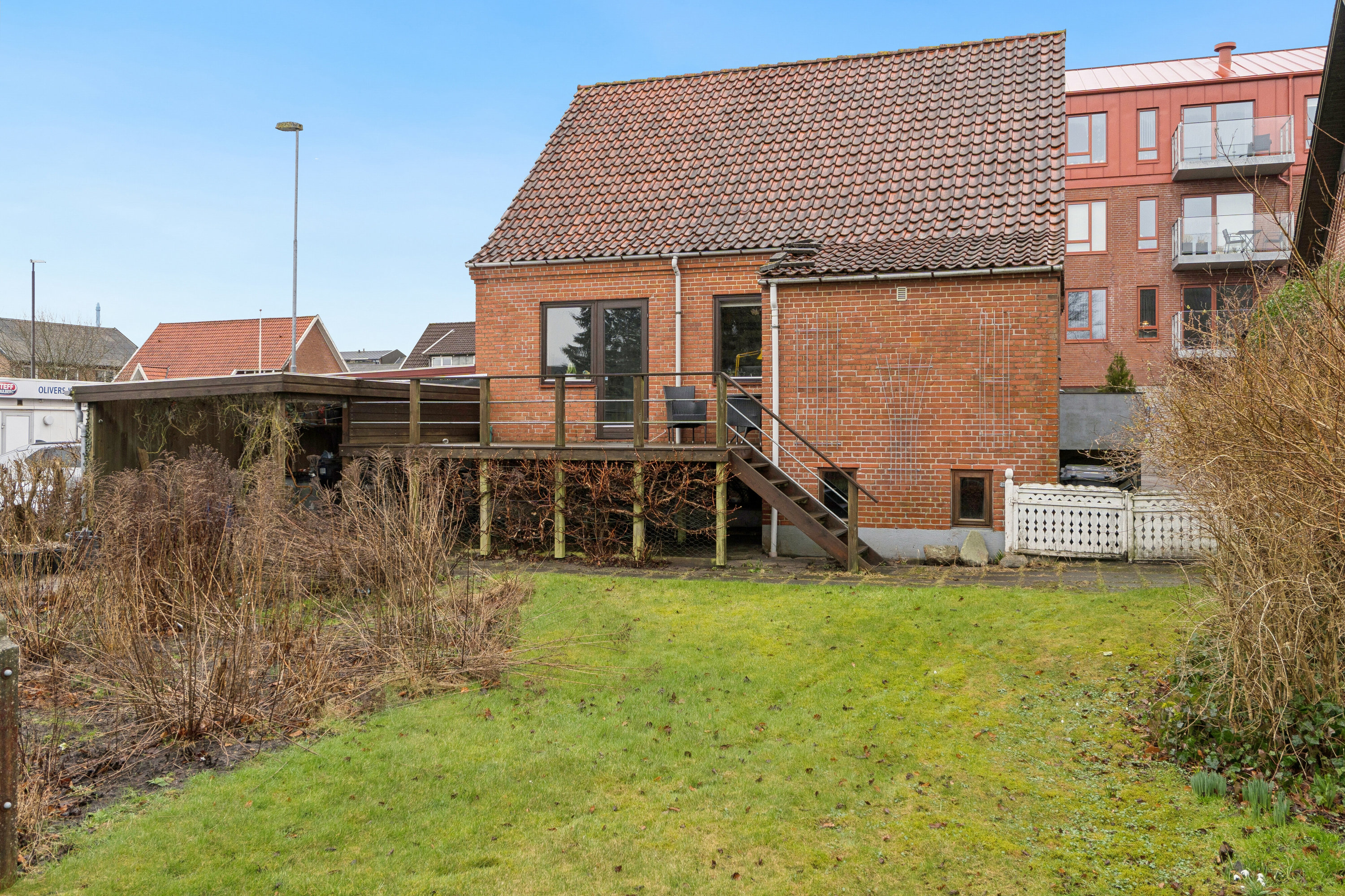 Fremhævet set fra haven billede i fuldskærmstilstand. Billede af Nørregade 5, 7430 Ikast