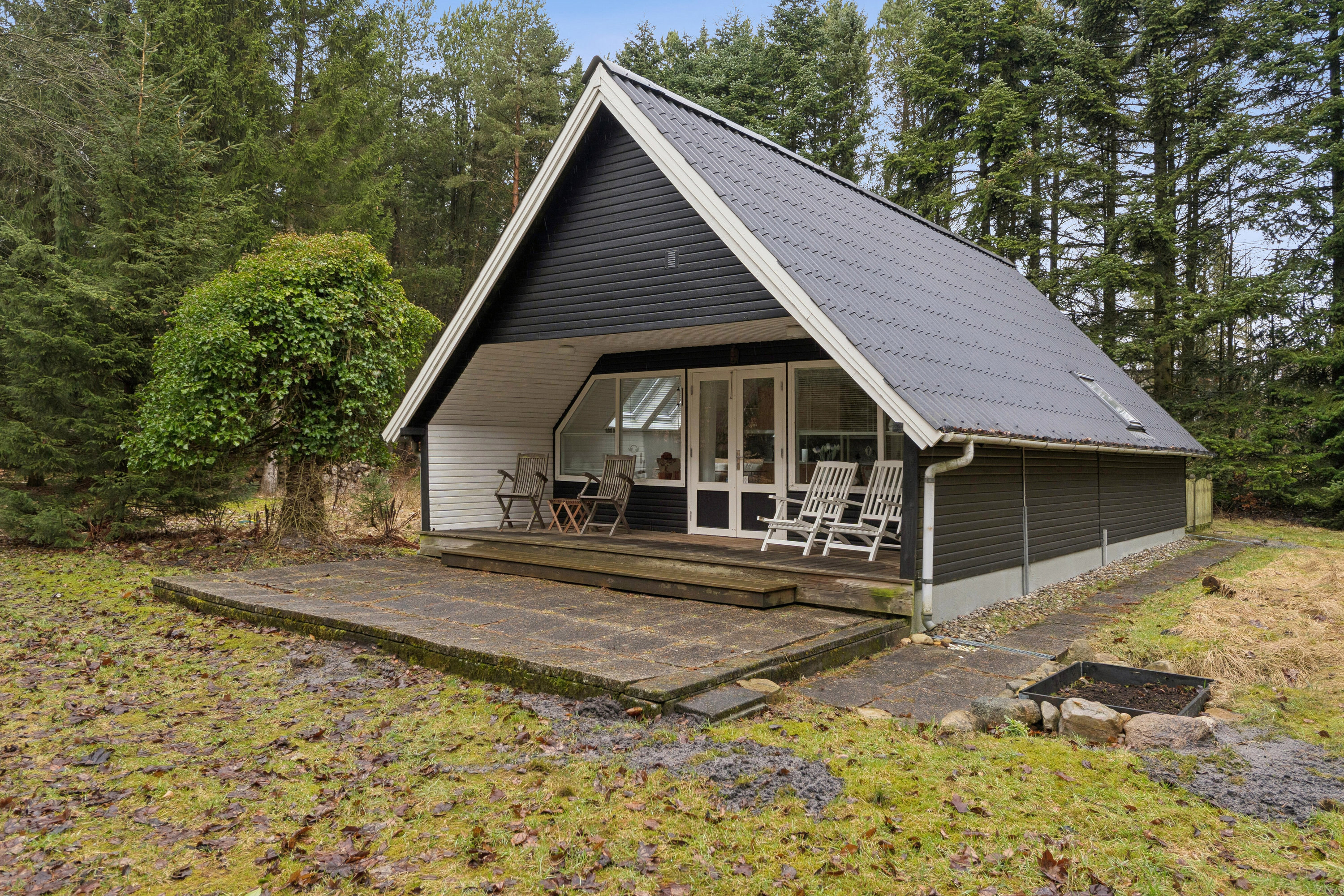 Fremhævet set fra haven billede i fuldskærmstilstand. Billede af Tyttebærvej 44, 7441 Bording