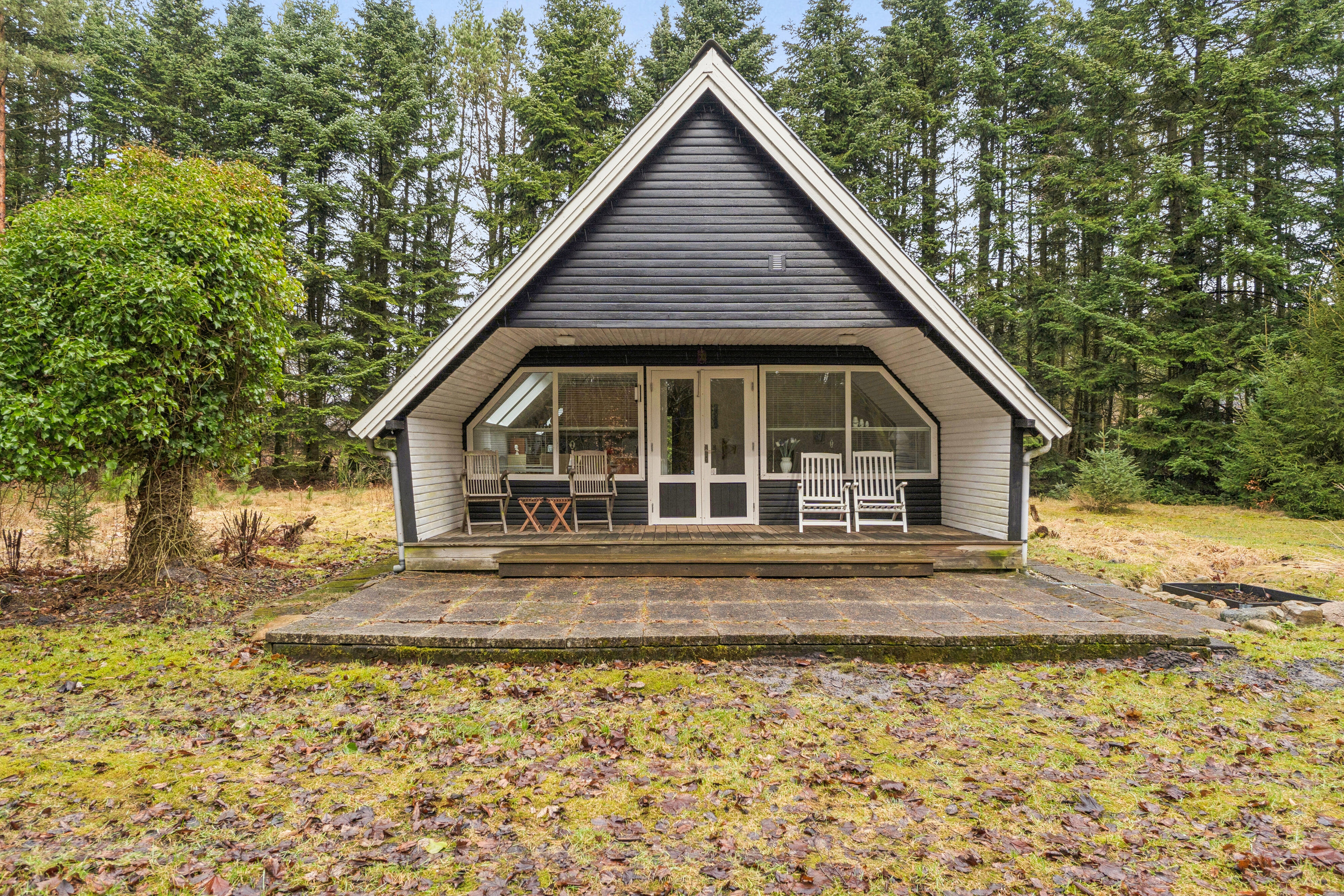 Fremhævet set fra haven billede i fuldskærmstilstand. Billede af Tyttebærvej 44, 7441 Bording