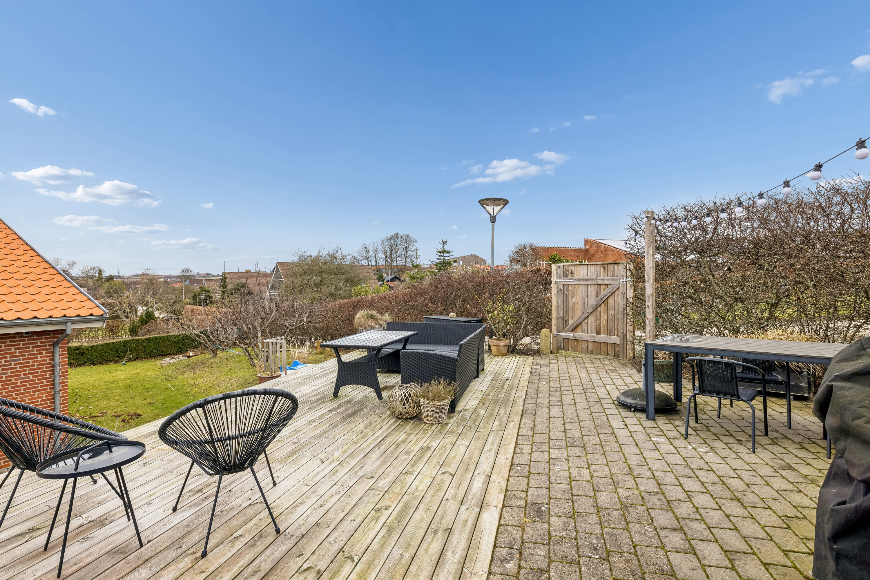 Fremhævet terrasse billede i fuldskærmstilstand. Billede af Lillerupvej 78, 8410 Rønde