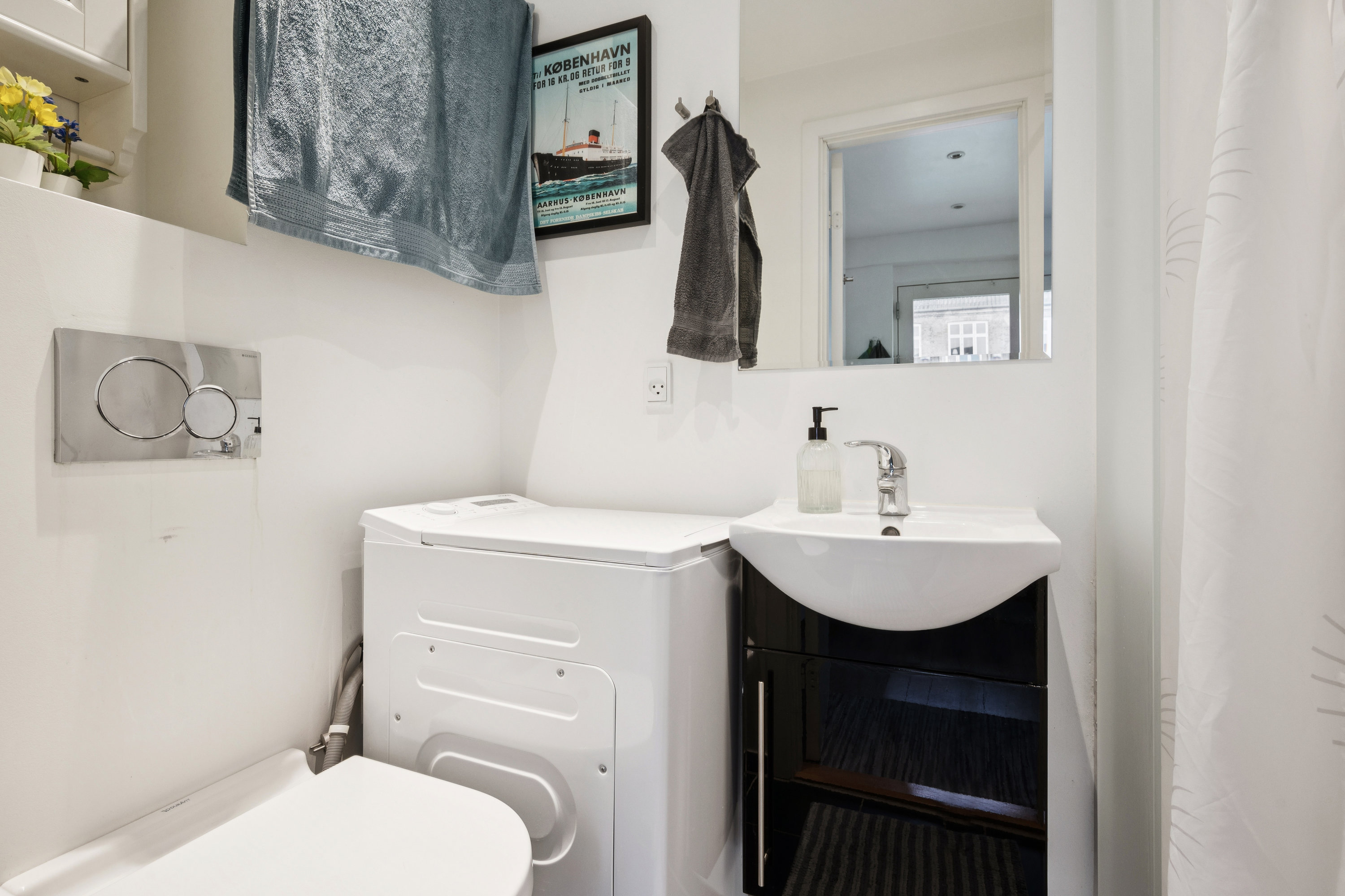 Fremhævet badeværelse billede i fuldskærmstilstand. Billede af Grønnegade 50D, 1. th., 8000 Aarhus C