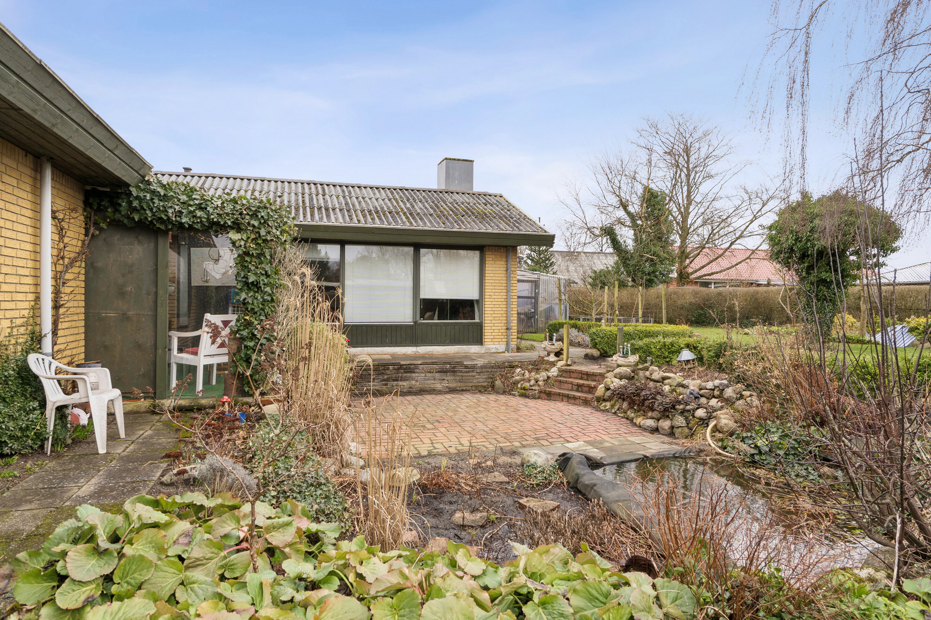 Fremhævet set fra haven billede i fuldskærmstilstand. Billede af Ternevej 40, 7430 Ikast