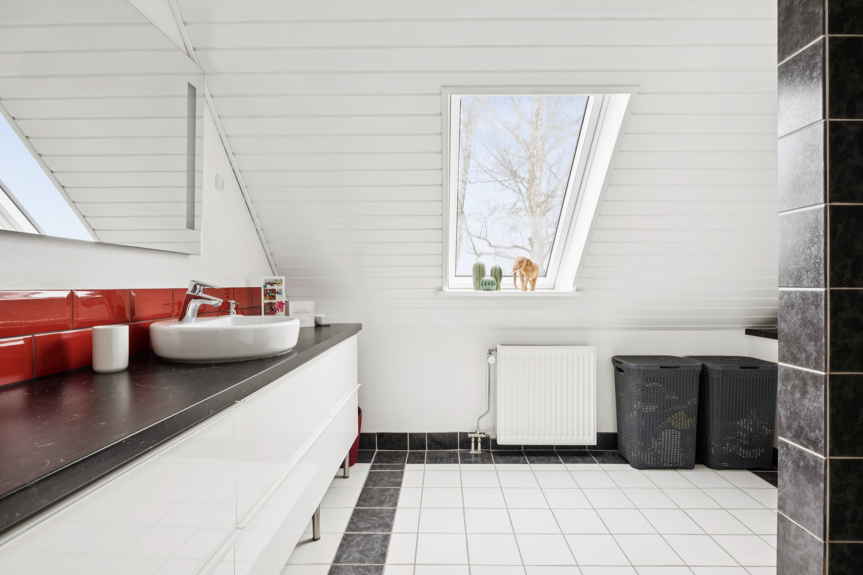 Fremhævet badeværelse billede i fuldskærmstilstand. Billede af Møllevænget 2, Bjælkerup, 4660 Store Heddinge