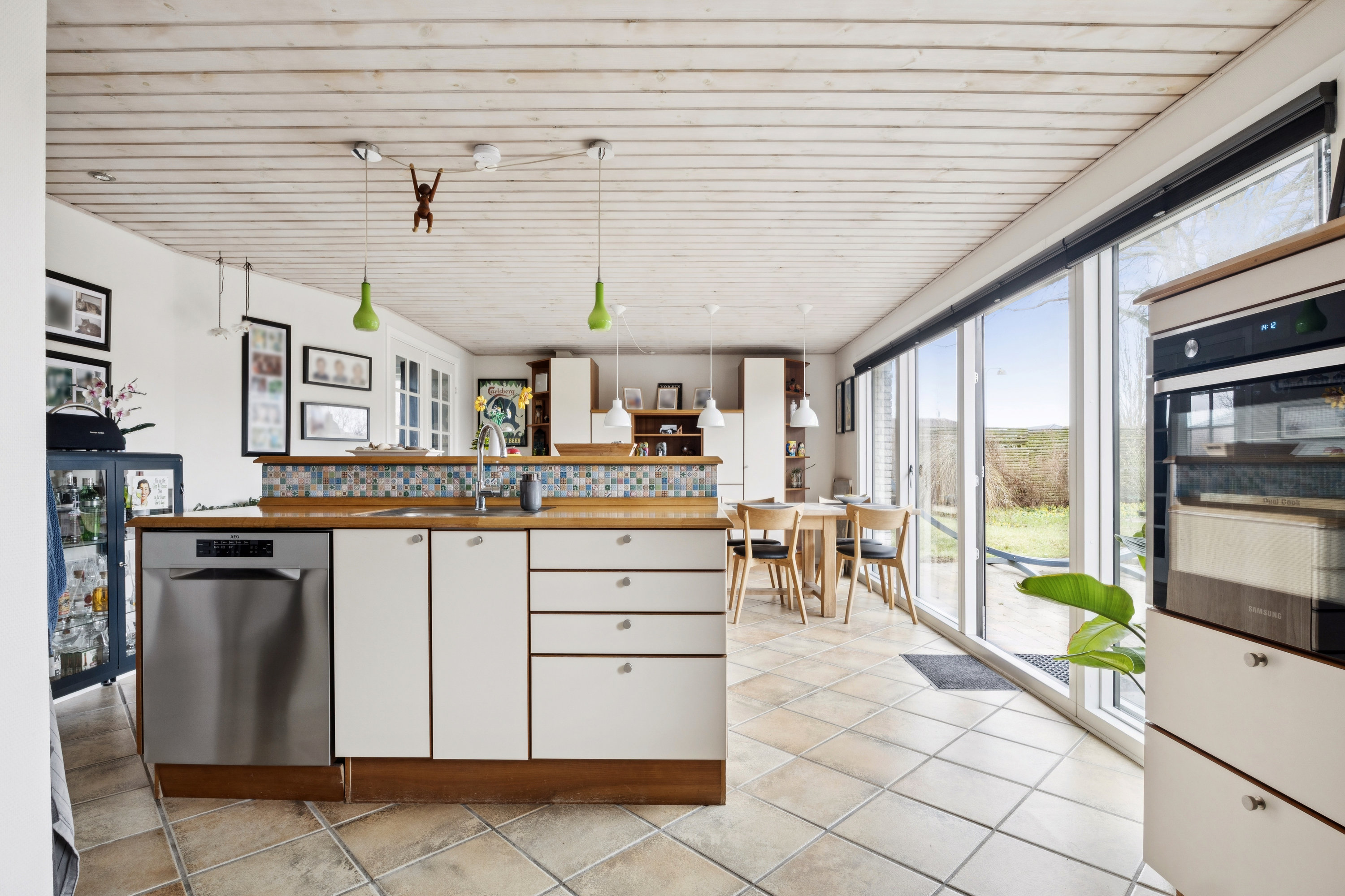 Fremhævet køkken billede i fuldskærmstilstand. Billede af Møllevænget 2, Bjælkerup, 4660 Store Heddinge