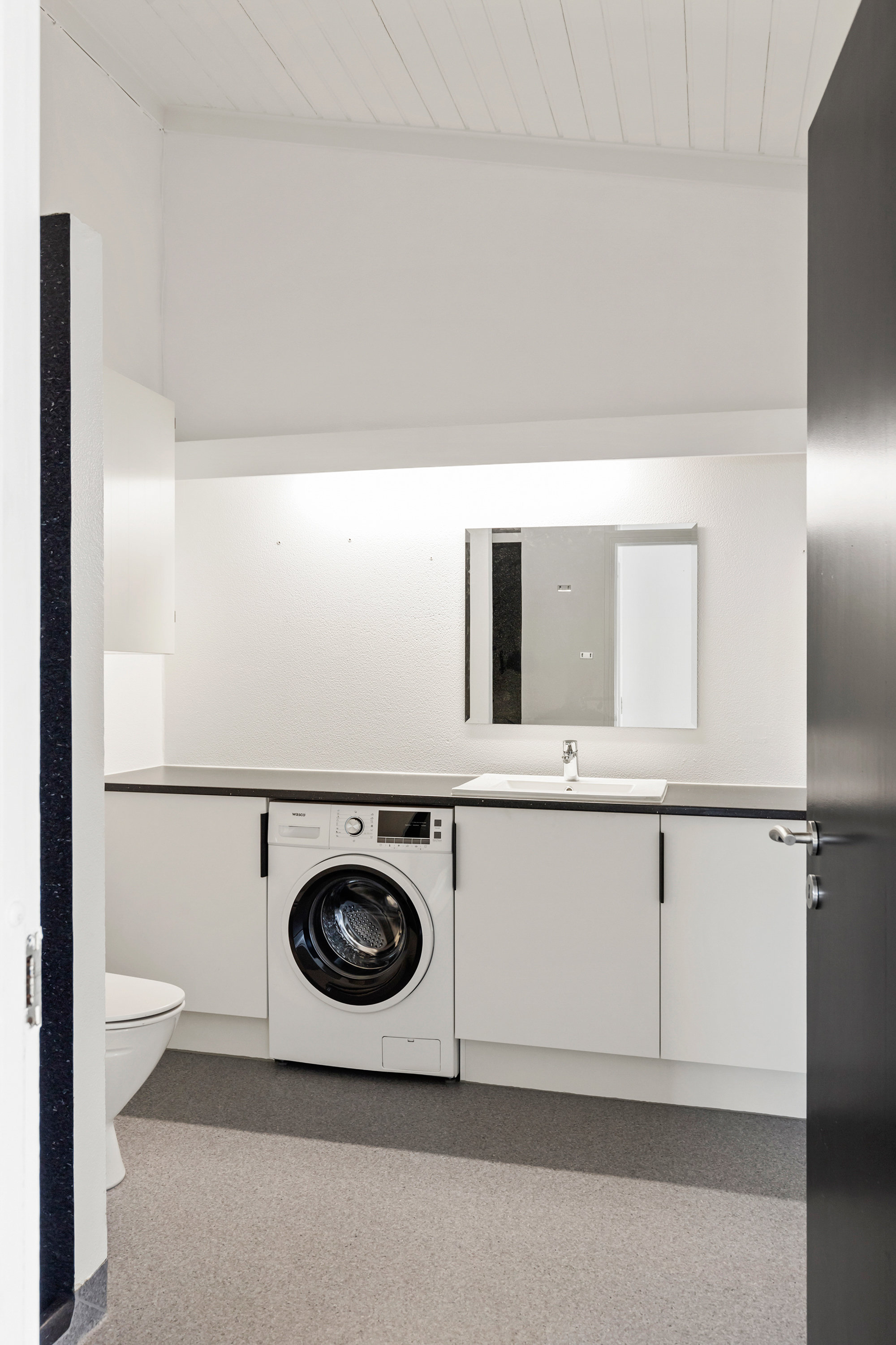 Fremhævet badeværelse billede i fuldskærmstilstand. Billede af Hirsholmene 15, 9700 Brønderslev