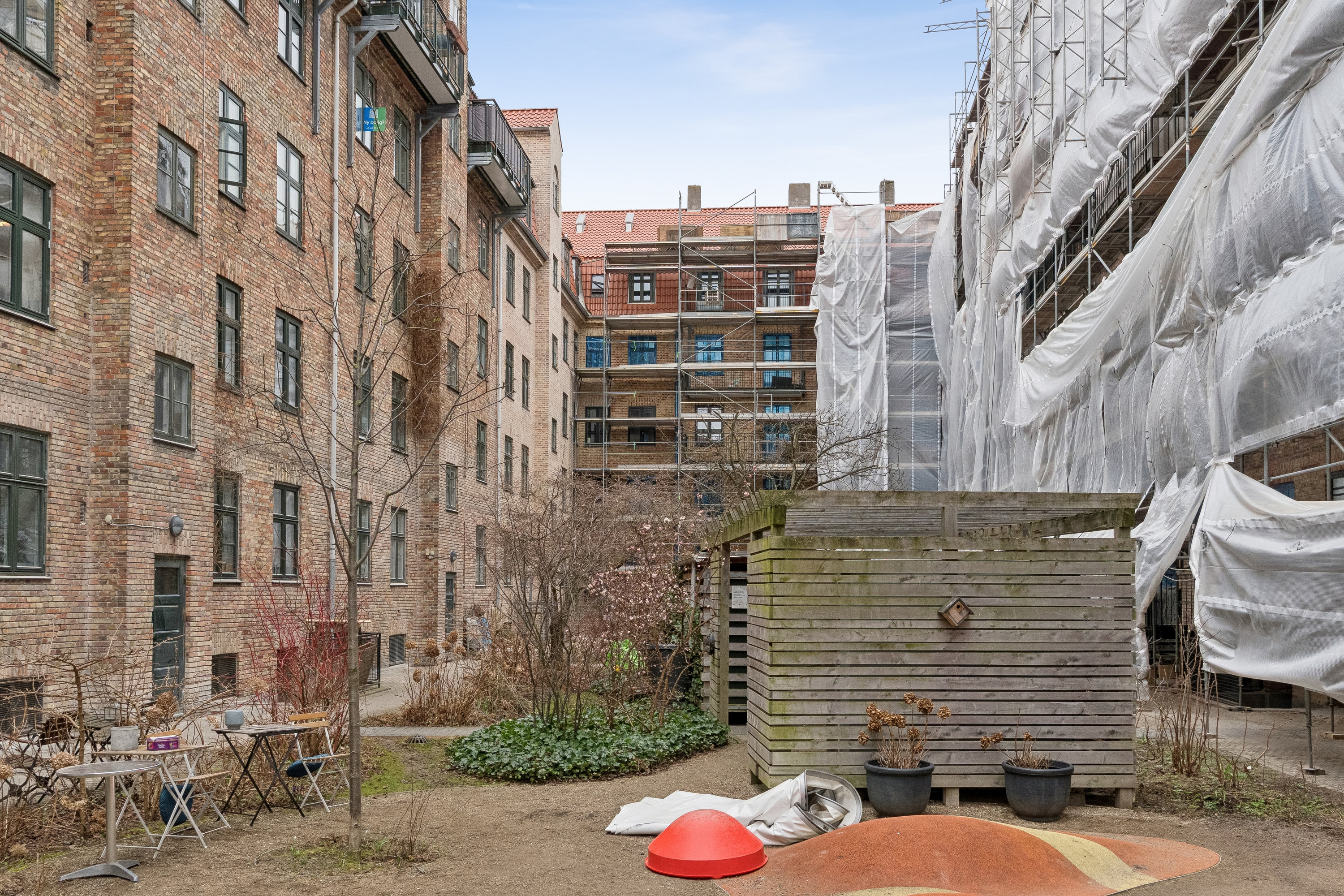 Fremhævet andet billede i fuldskærmstilstand. Billede af Otto Mallings Gade 10, 3. th., 2100 København Ø