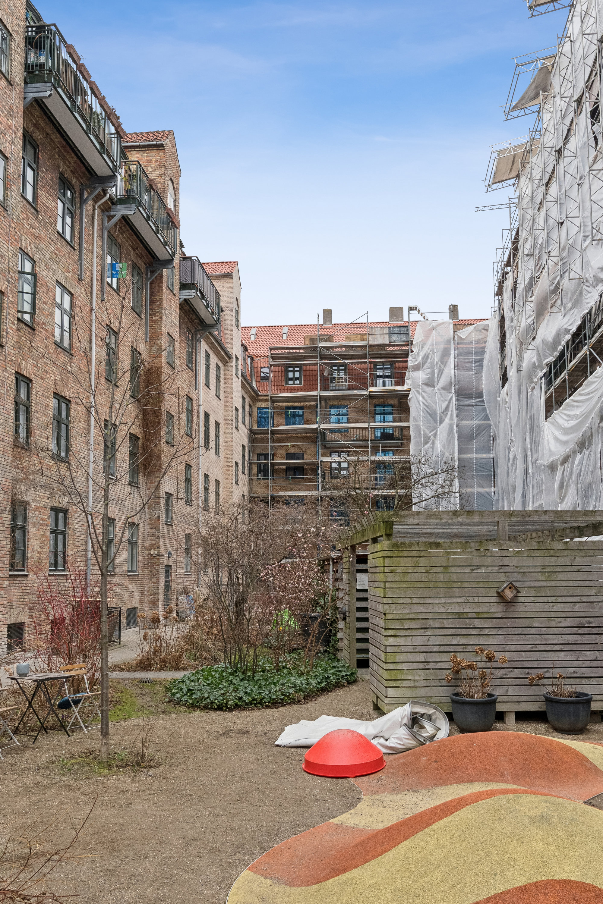 Fremhævet andet billede i fuldskærmstilstand. Billede af Otto Mallings Gade 10, 3. th., 2100 København Ø