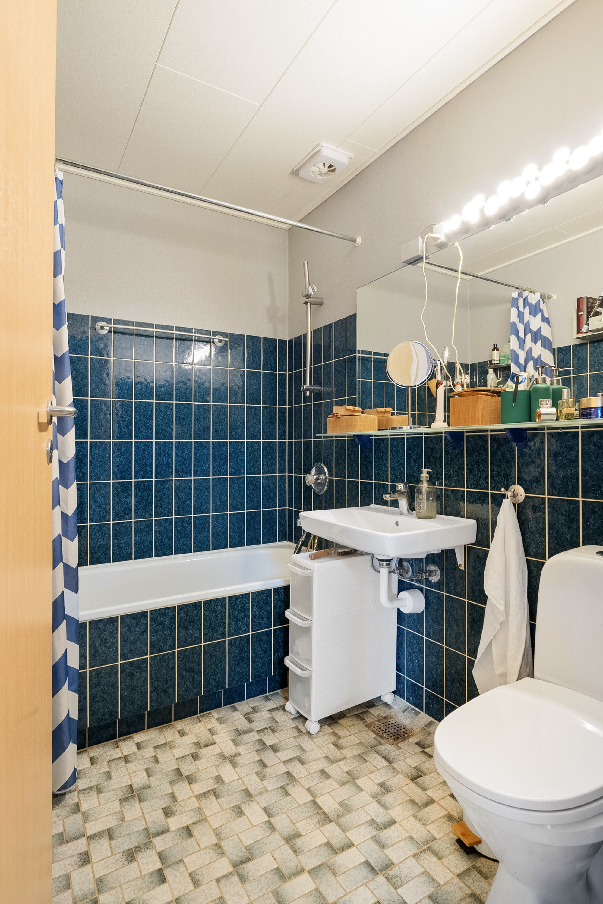 Fremhævet badeværelse billede i fuldskærmstilstand. Billede af Åsumvej 651, 5240 Odense NØ