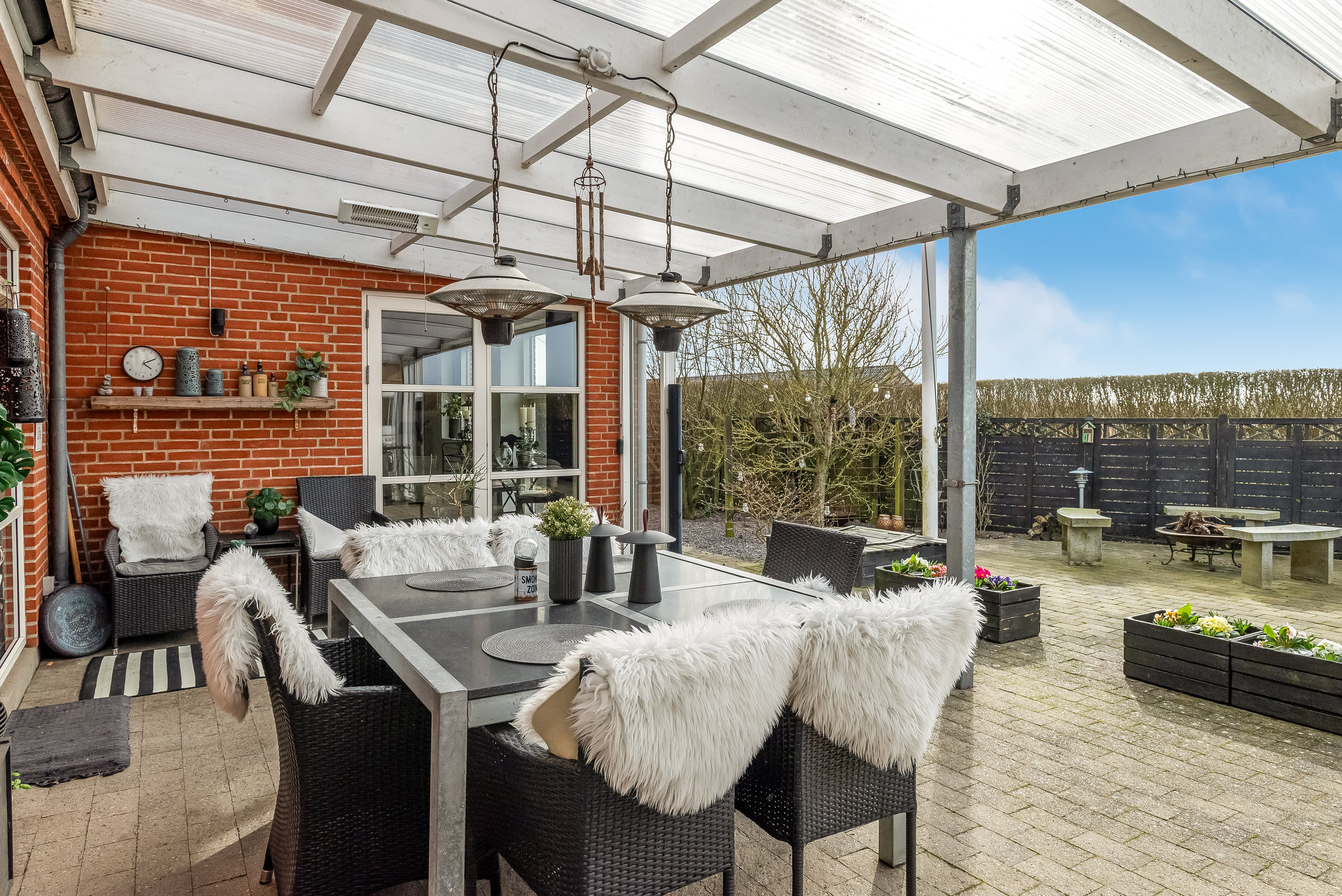 Fremhævet overdækket terrasse billede i fuldskærmstilstand. Billede af Mimersvej 74, Nørlem, 7620 Lemvig