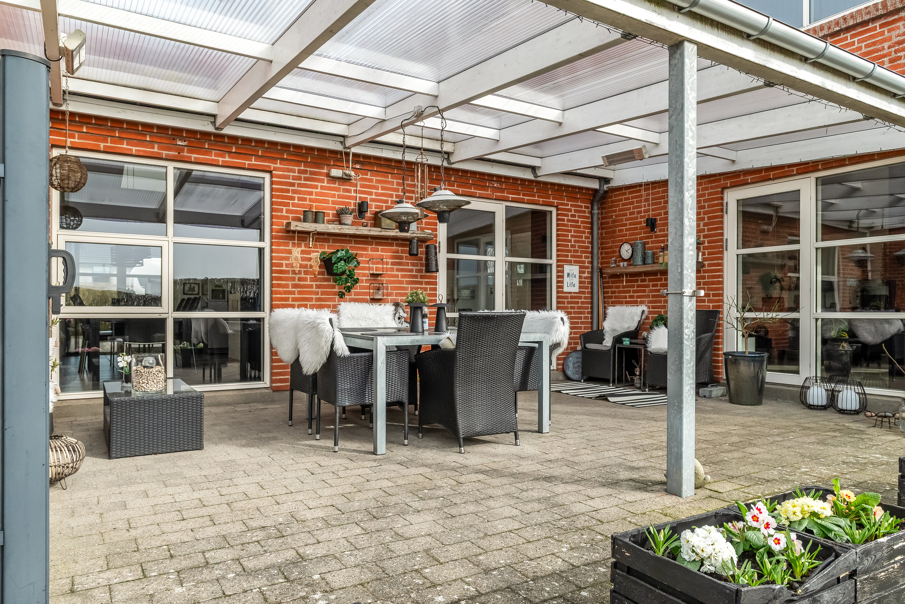 Fremhævet overdækket terrasse billede i fuldskærmstilstand. Billede af Mimersvej 74, Nørlem, 7620 Lemvig